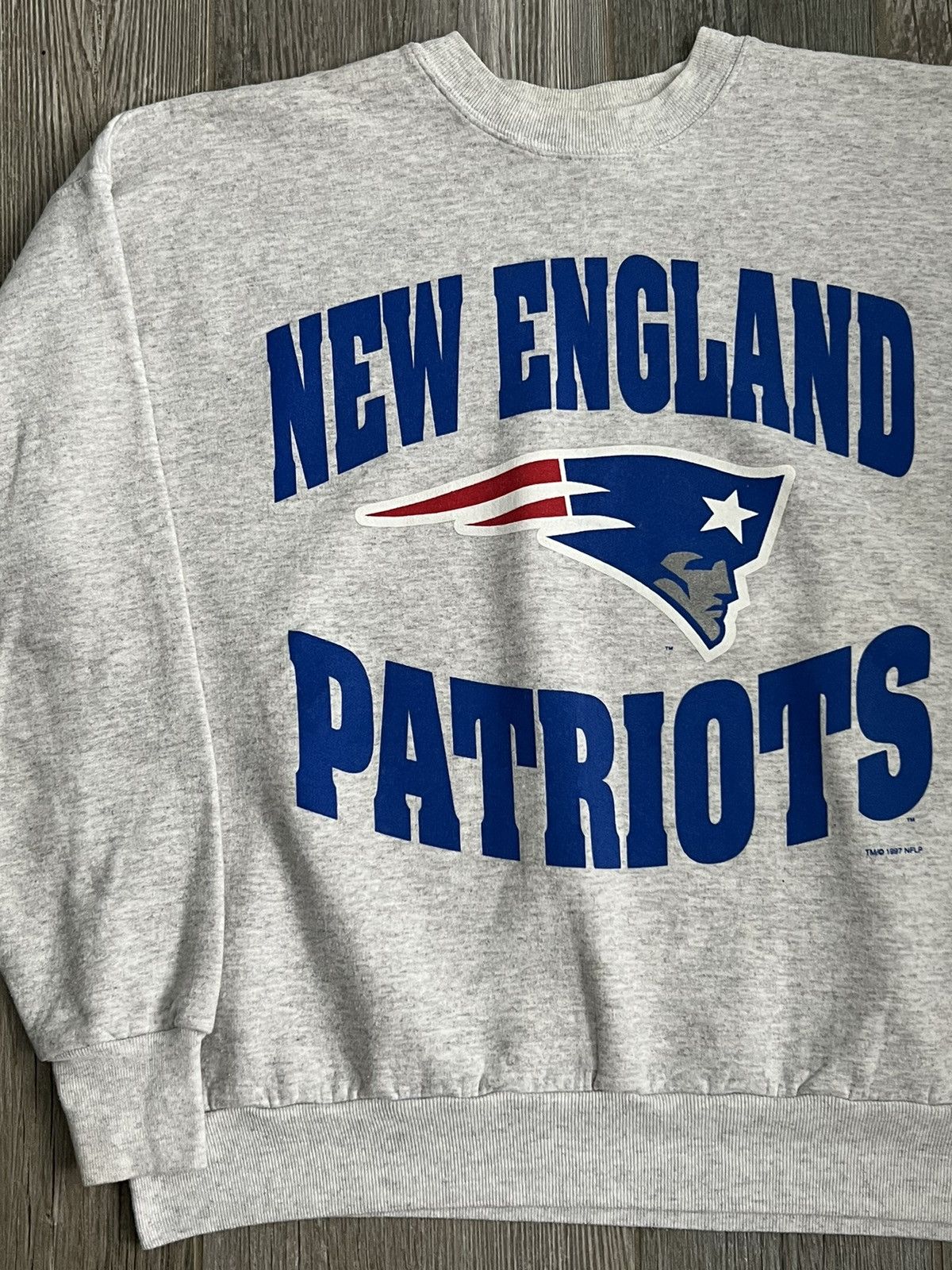 image of 1997 New England Patriots Grey Vintage Graphic Nfl Crewneck, Men's (Size XL)