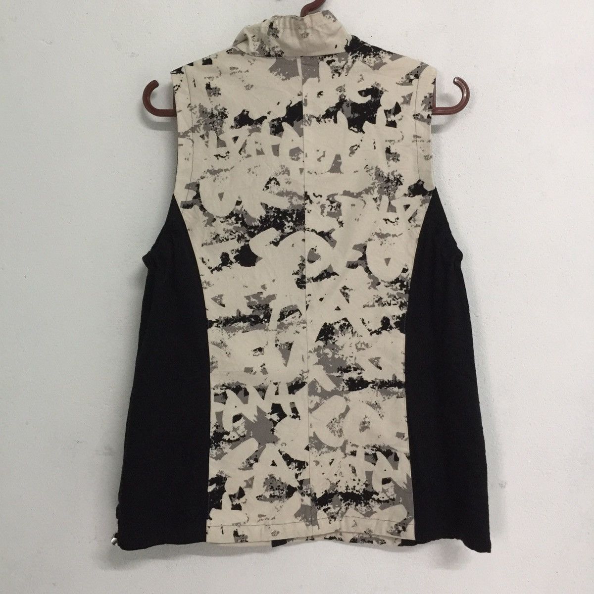 Japanese Brand Nice looking topys vest made in Japan Size US XS / EU 42 / 0 - 4 Thumbnail