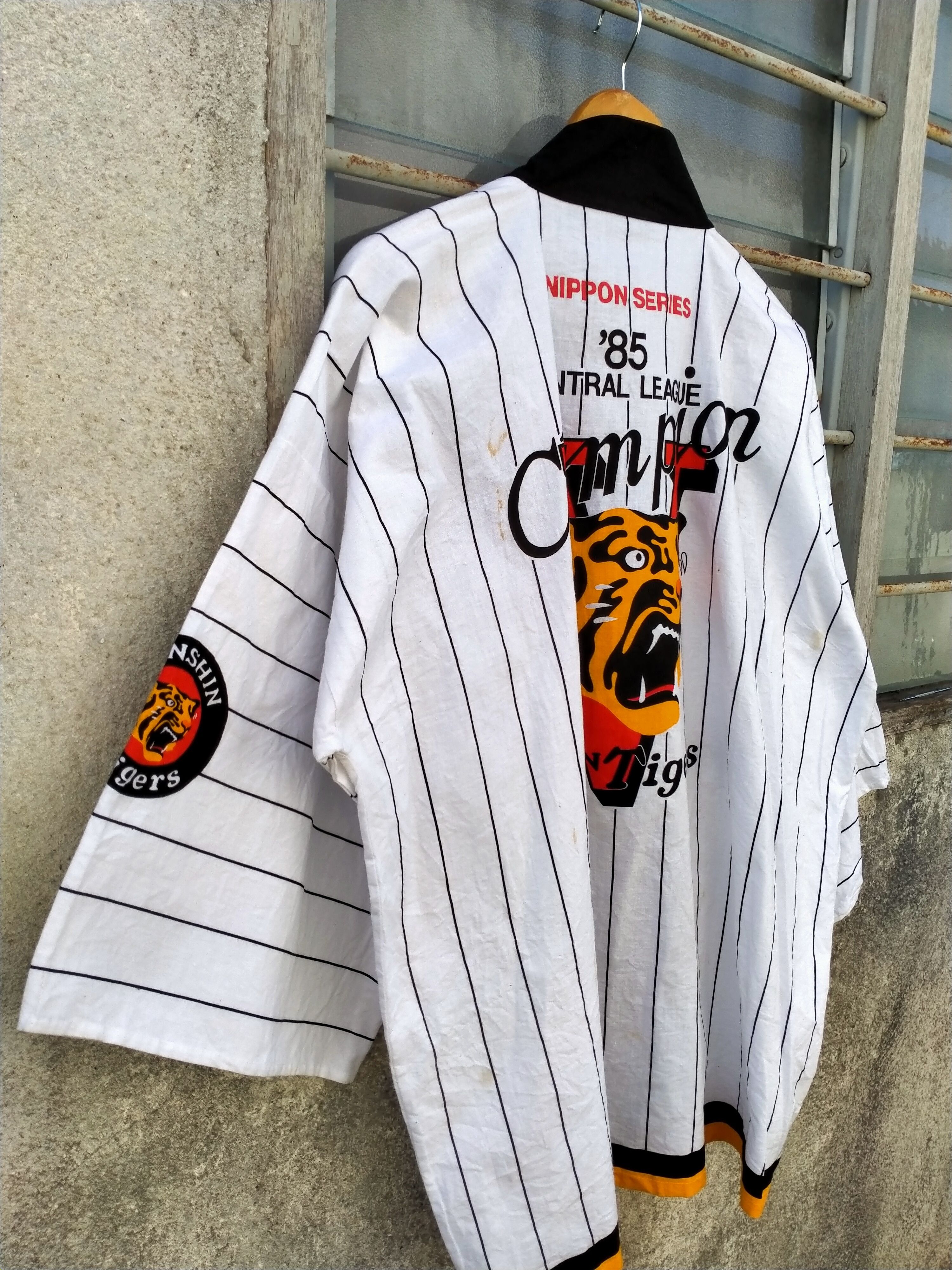 Japanese Brand × NBA × Vintage Japanese Baseball Hanshin Tigers Size US M / EU 48-50 / 2 - 7 Thumbnail