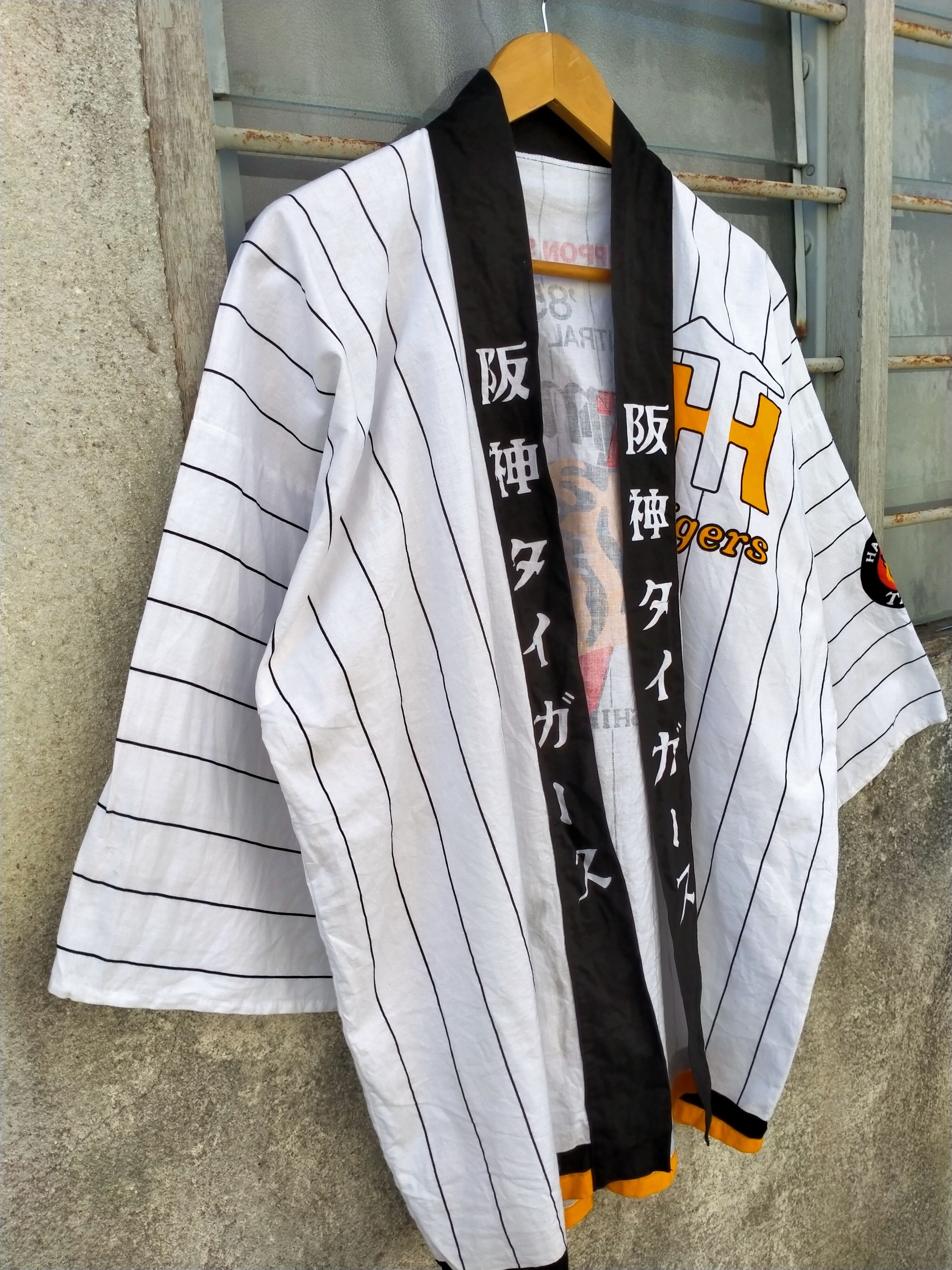 Japanese Brand × NBA × Vintage Japanese Baseball Hanshin Tigers Size US M / EU 48-50 / 2 - 4 Thumbnail