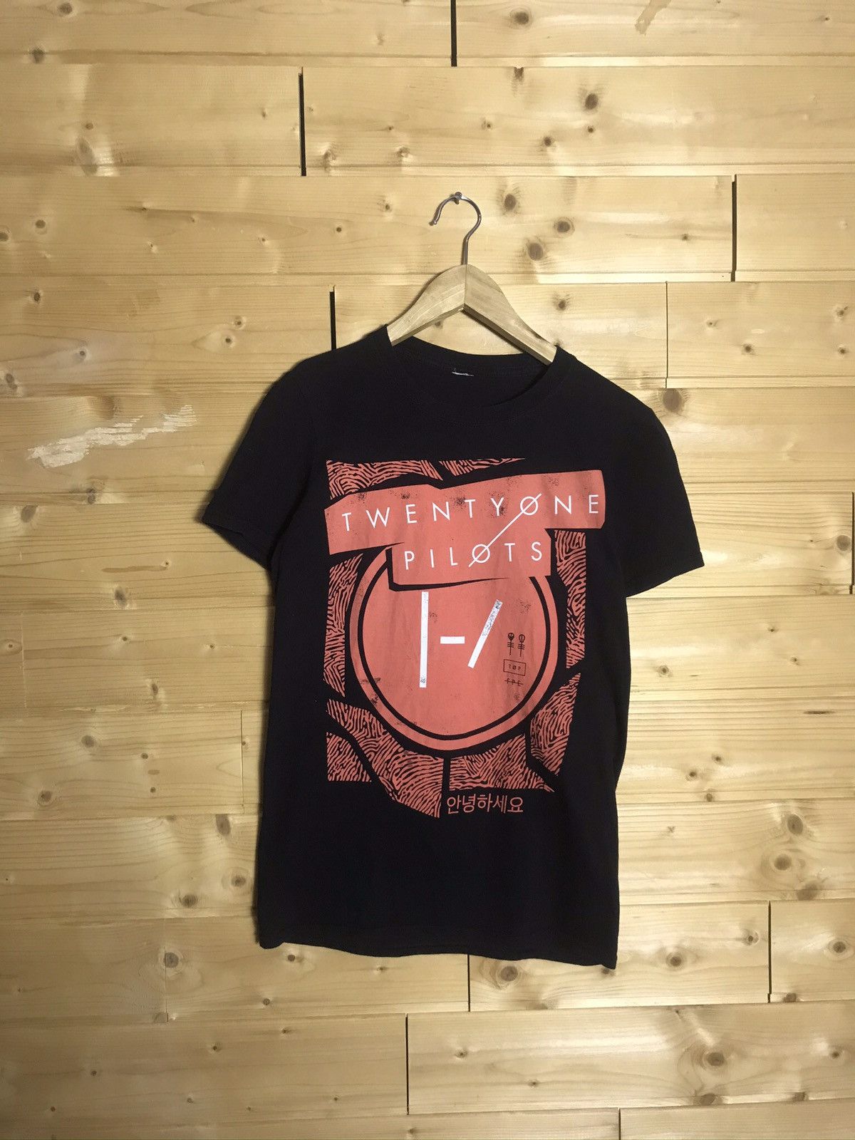 Band Tees Twenty One Pilots 2016 tour t-shirt Size US S / EU 44-46 / 1 - 1 Thumbnail