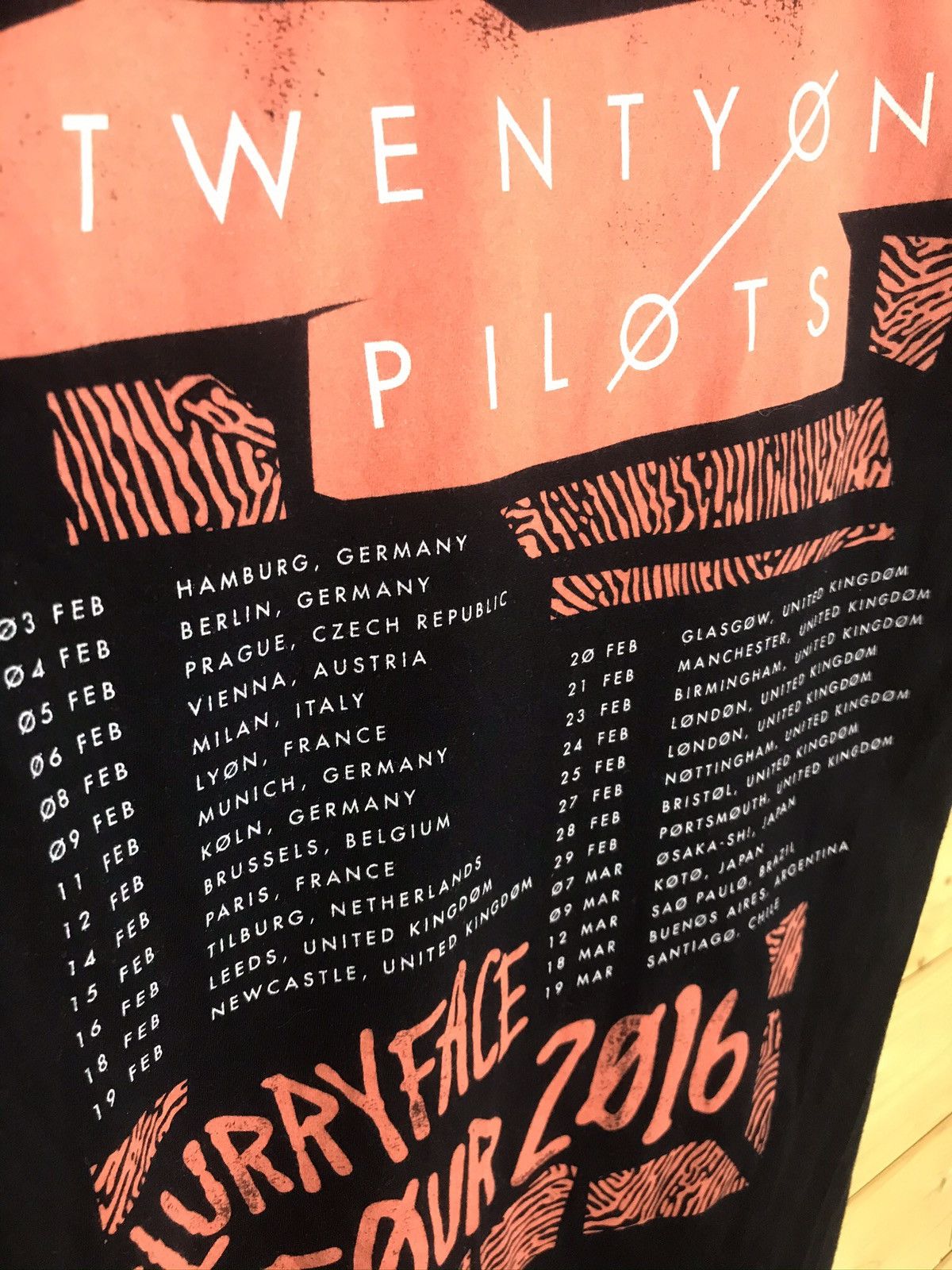 Band Tees Twenty One Pilots 2016 tour t-shirt Size US S / EU 44-46 / 1 - 6 Thumbnail