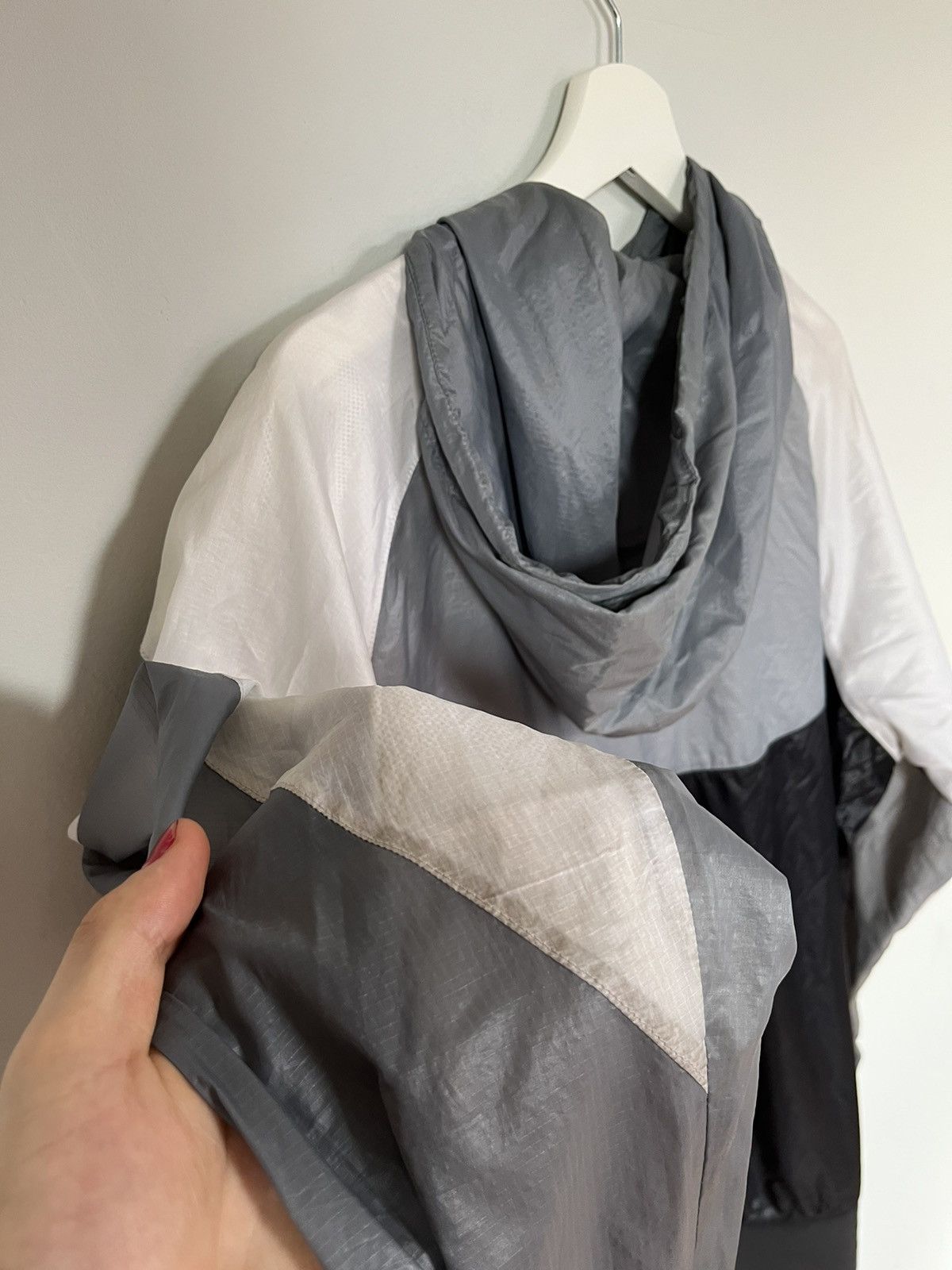 Nike Vintage Nike Windbreaker Y2K Size US L / EU 52-54 / 3 - 7 Thumbnail