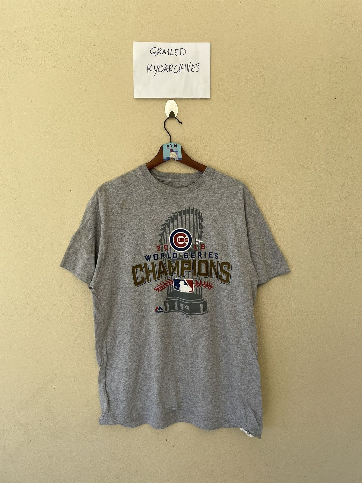 NHL CHICAGO CUBS WORLD SERIES CHAMPIONS TEE Size US L / EU 52-54 / 3 - 1 Thumbnail