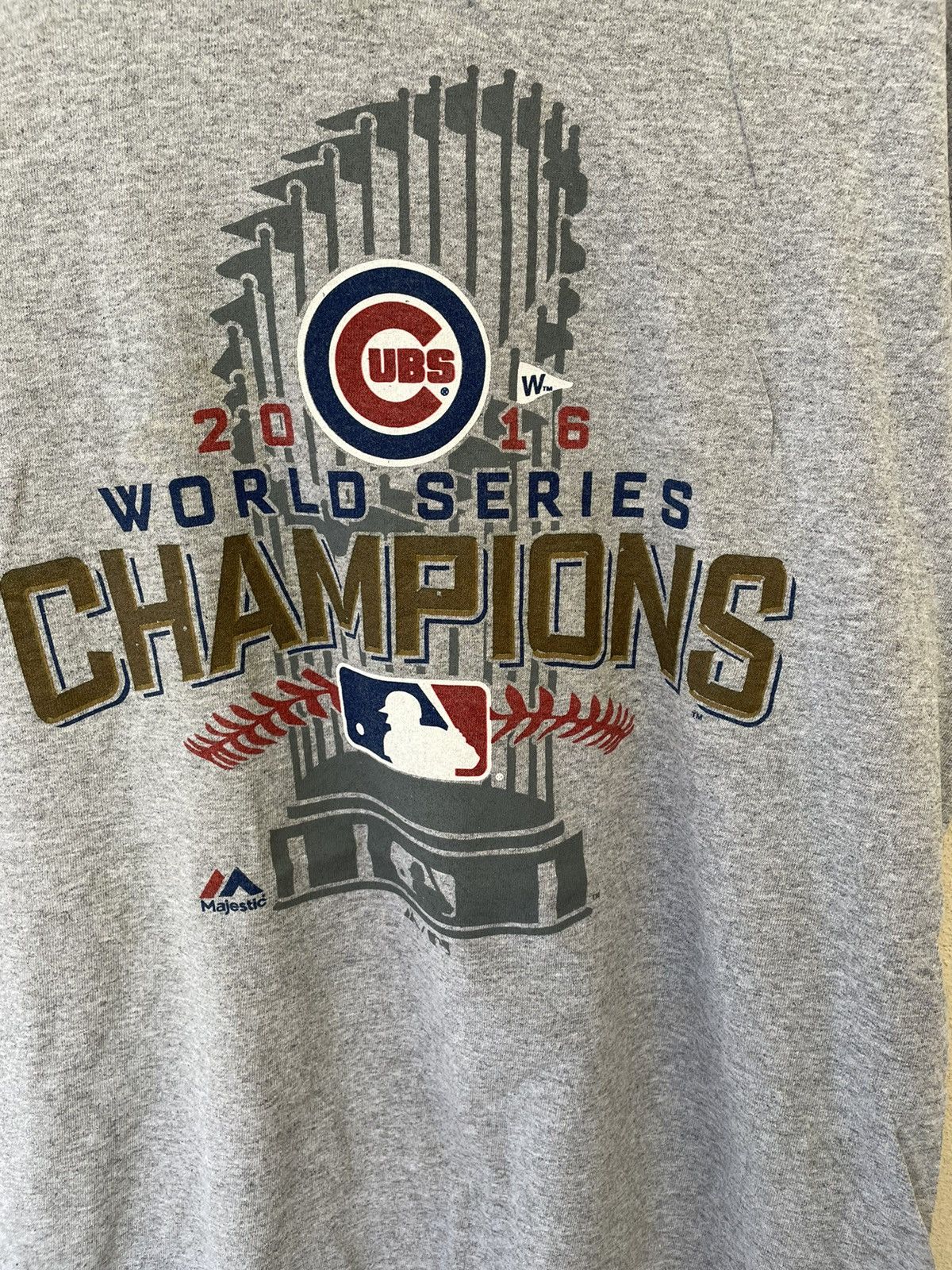 NHL CHICAGO CUBS WORLD SERIES CHAMPIONS TEE Size US L / EU 52-54 / 3 - 3 Thumbnail