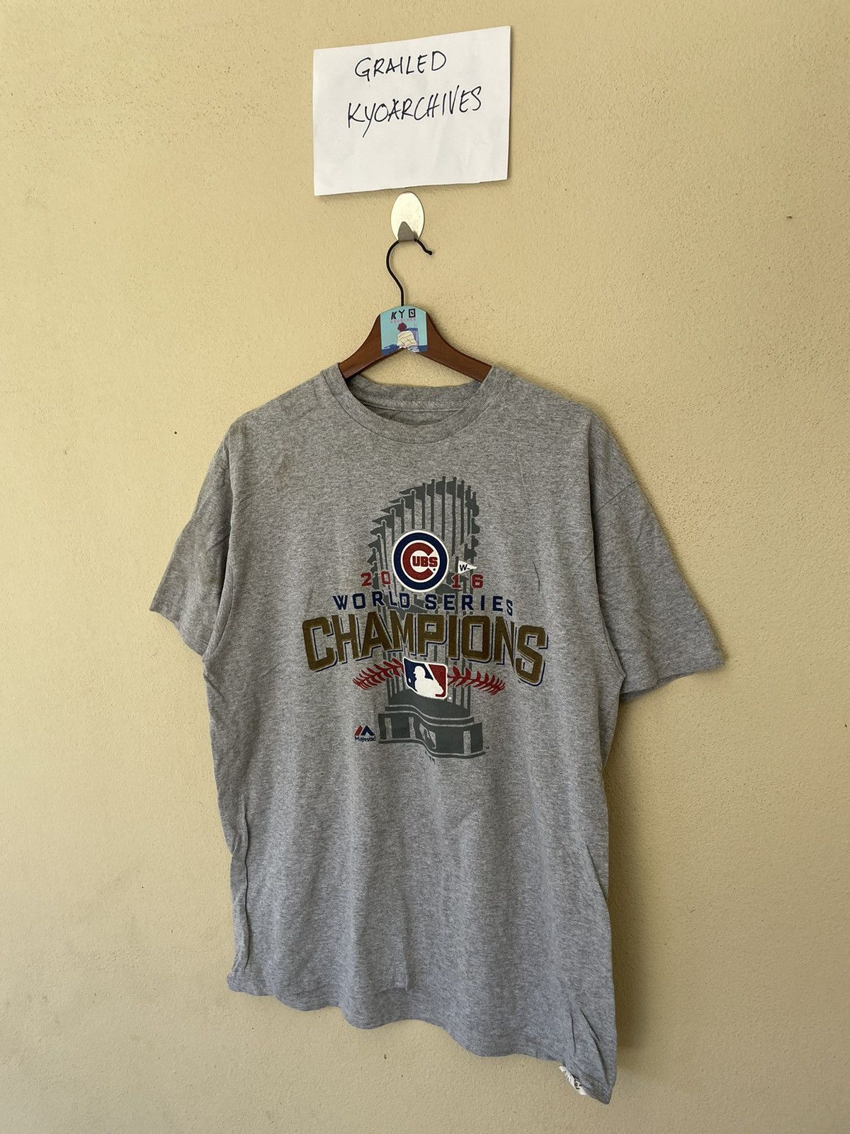 NHL CHICAGO CUBS WORLD SERIES CHAMPIONS TEE Size US L / EU 52-54 / 3 - 2 Thumbnail