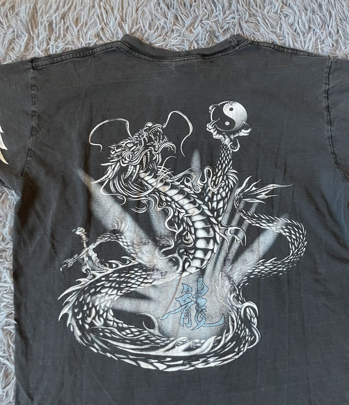 Japanese Brand × Vintage ☯️🐲Ying Yang in dragons hand 90s vtg Japanese style t-shirt Size US L / EU 52-54 / 3 - 10 Thumbnail
