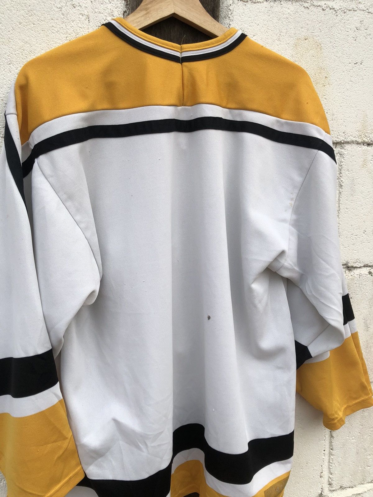 NHL Vintage CCM Penguins NHL Jersey Size US L / EU 52-54 / 3 - 5 Thumbnail
