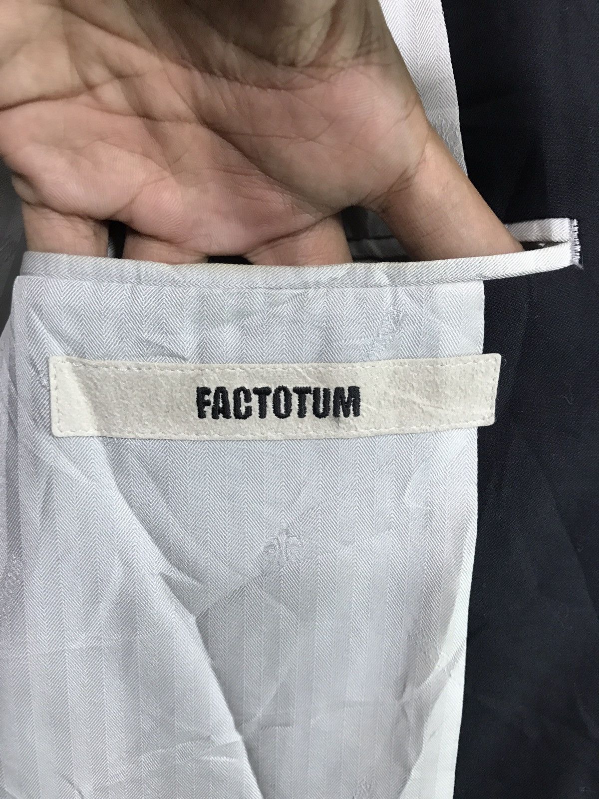 FACTOTUM Factotum nice design made in japan Size US M / EU 48-50 / 2 - 7 Thumbnail