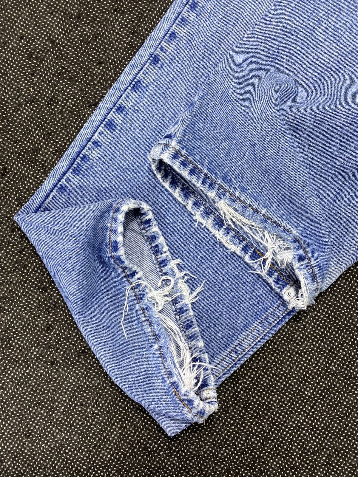 Levi's VINTAGE LEVI'S 570 BAGGY FIT BLUE WASH JEANS - J500 Size US 37 - 10 Thumbnail