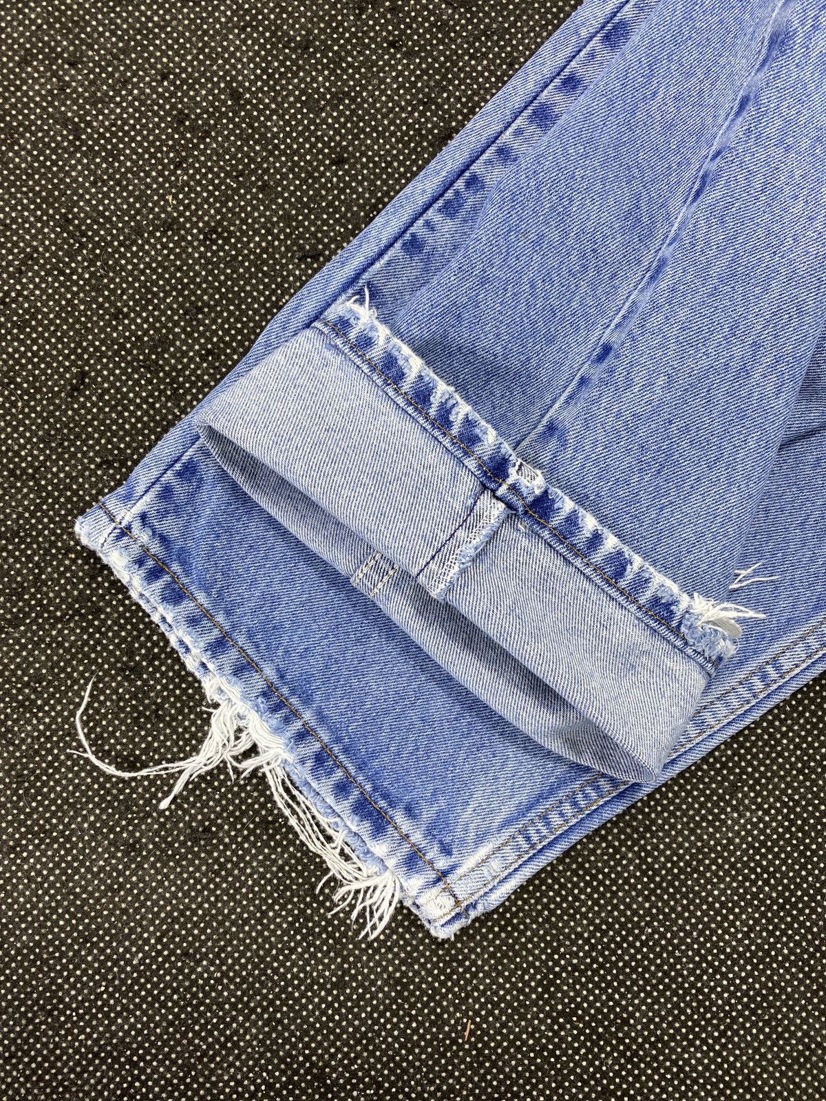 Levi's VINTAGE LEVI'S 570 BAGGY FIT BLUE WASH JEANS - J500 Size US 37 - 9 Thumbnail