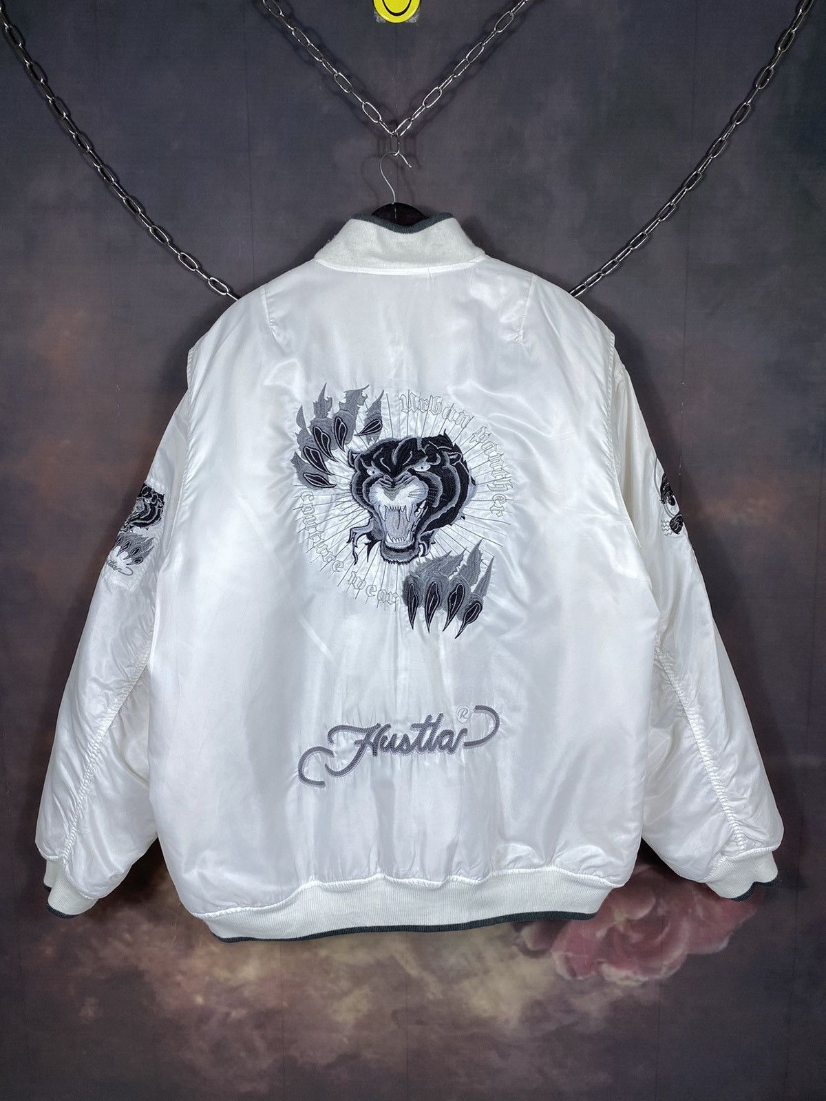 Japanese Brand Vintage Embroidered Tiger Bomber Puffer Jacket Size US XXL / EU 58 / 5 - 1 Thumbnail