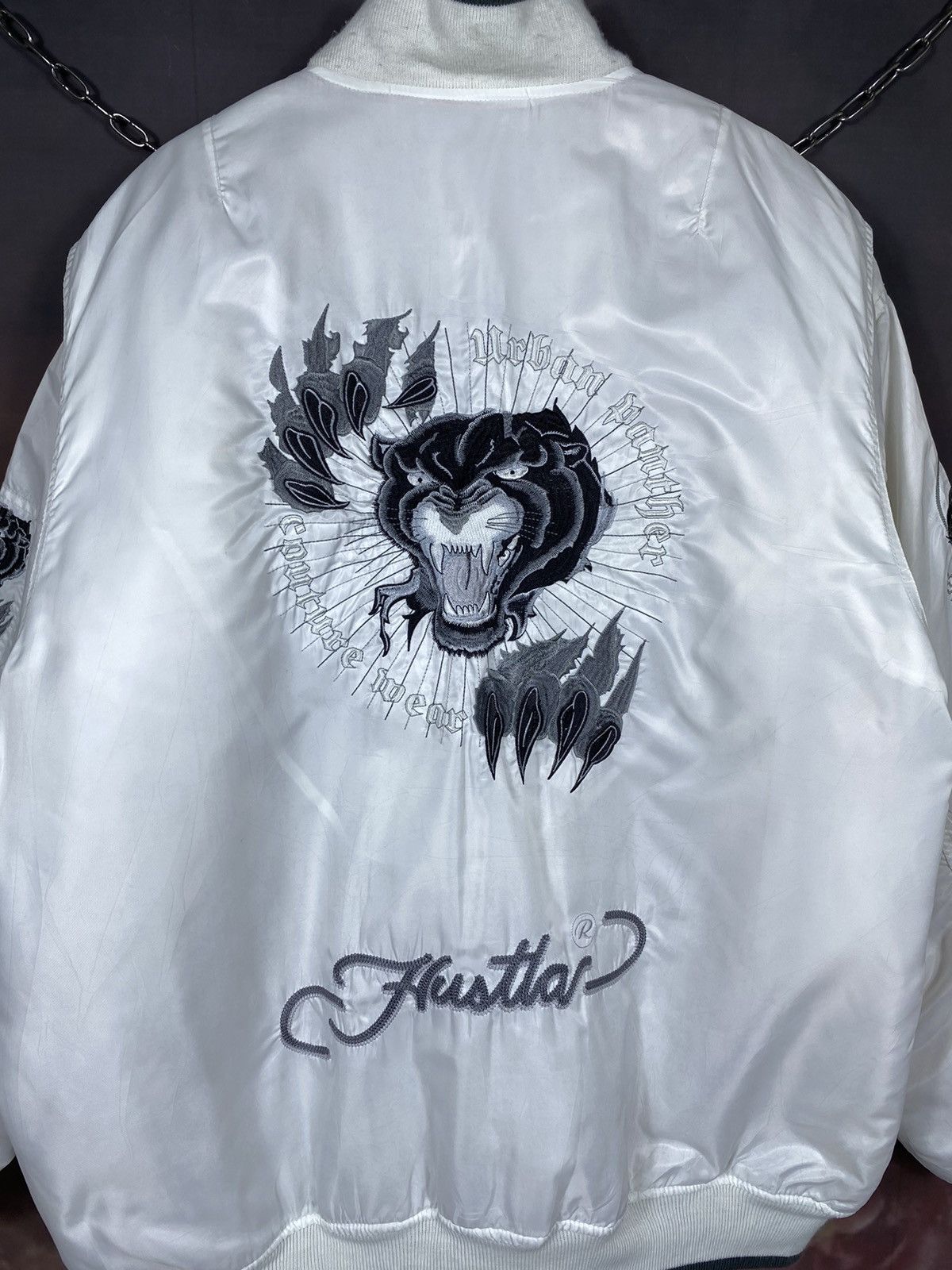 Japanese Brand Vintage Embroidered Tiger Bomber Puffer Jacket Size US XXL / EU 58 / 5 - 10 Thumbnail