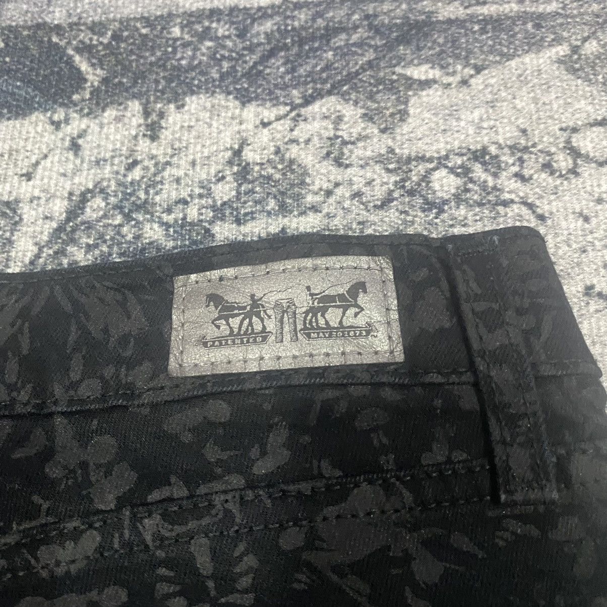 Levi's Vintage Levis 524 Too SuperLow Abstract Skinny Pants Size 34" / US 12 / IT 48 - 9 Thumbnail