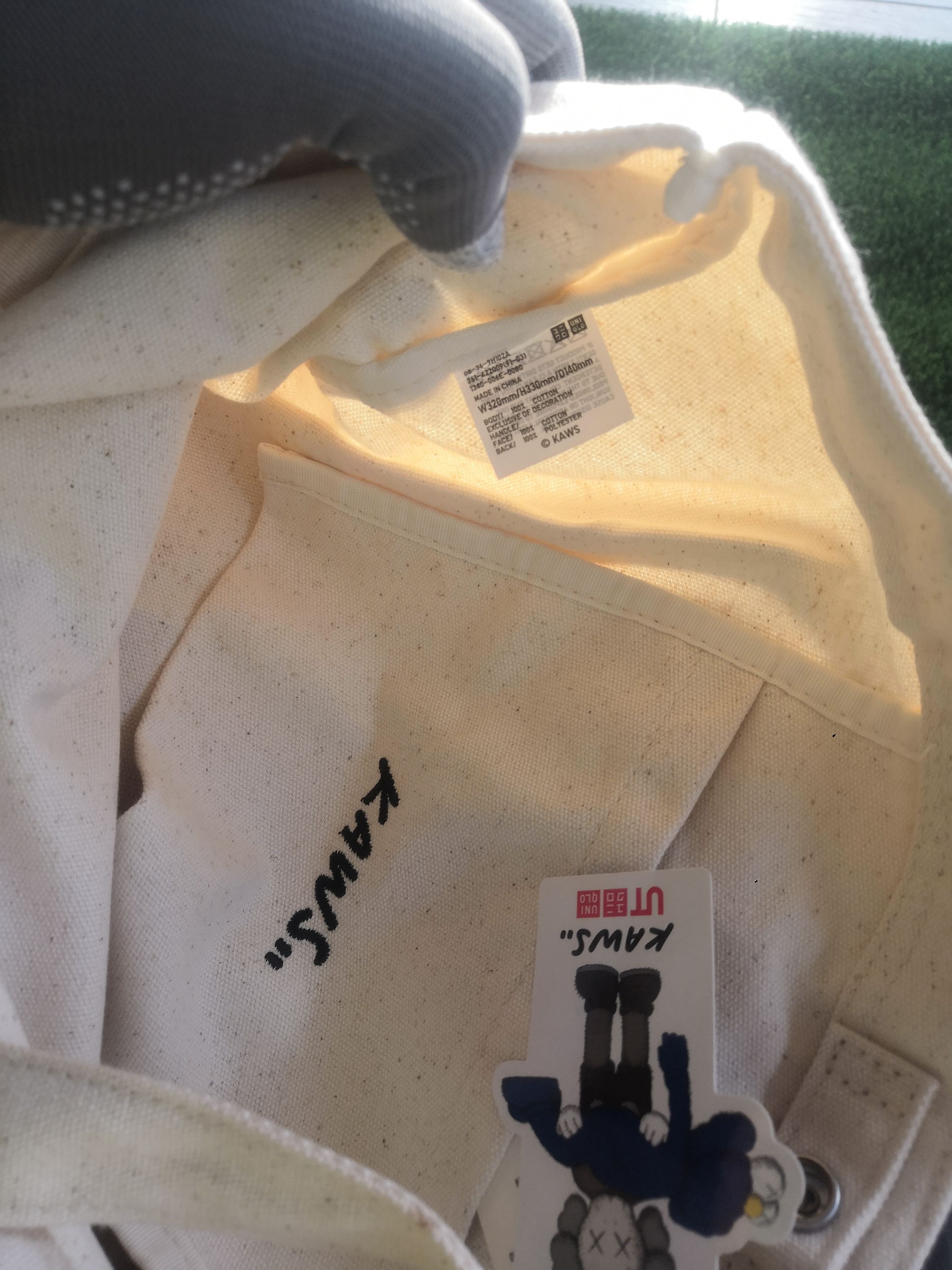 Designer KAWS JAPAN DESIGNER TOTE BAG OFF WHITE ORIGINALFAKE Size ONE SIZE - 3 Thumbnail