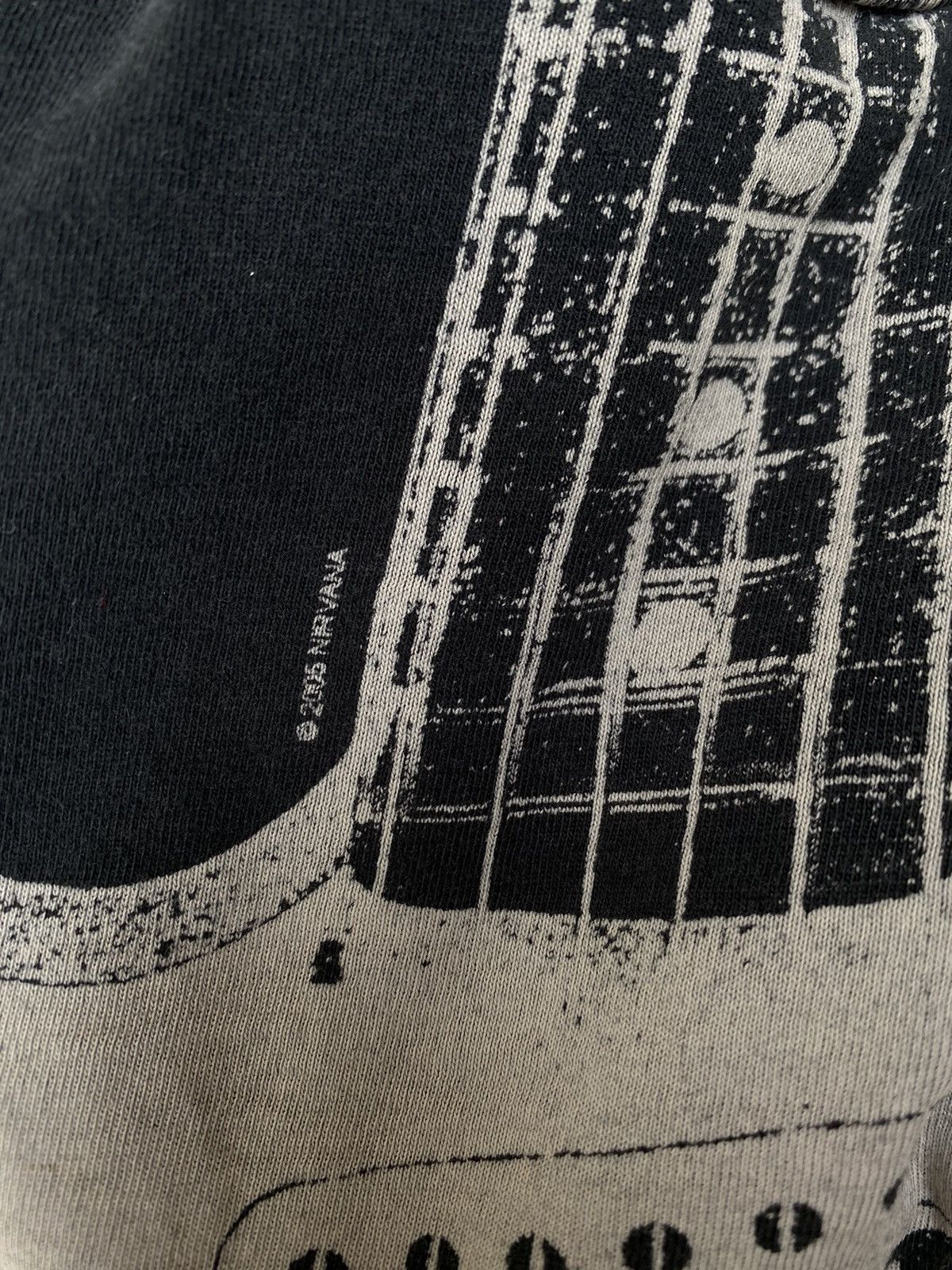 Band Tees × Nirvana × Vintage Vintage 2005 Nirvana Fender Guitar Tshirt Size US M / EU 48-50 / 2 - 3 Thumbnail