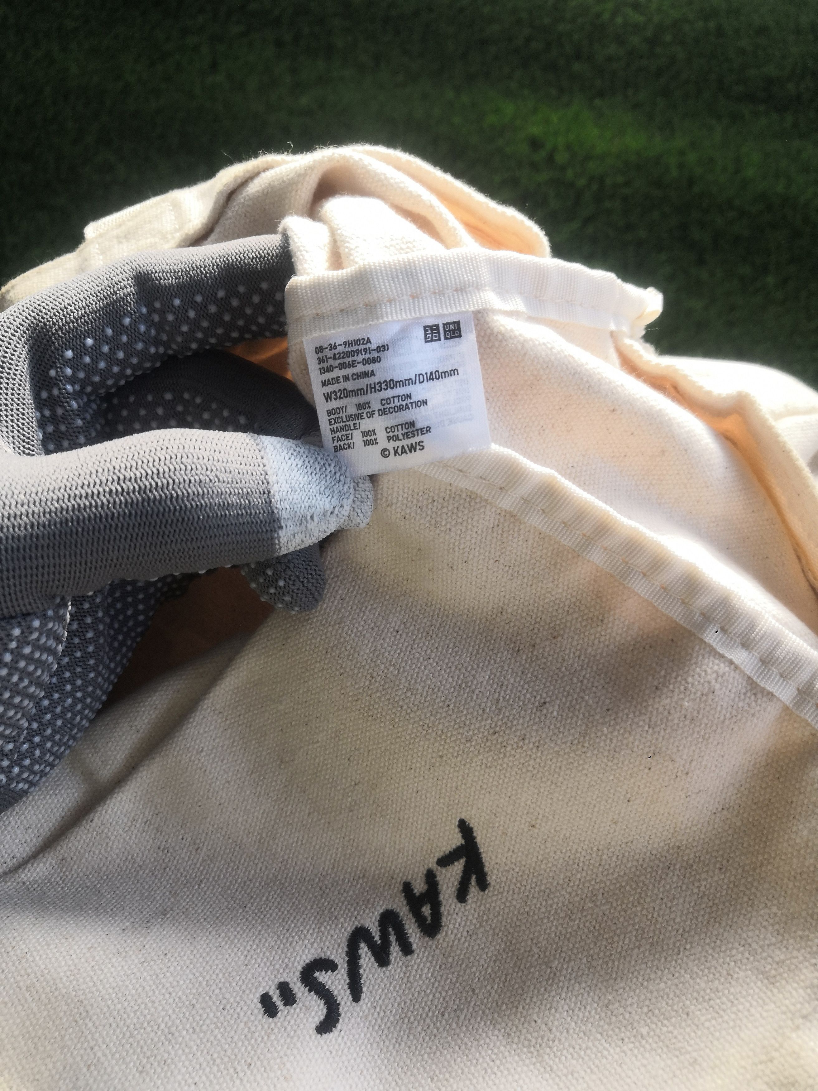 Designer KAWS JAPAN DESIGNER TOTE BAG OFF WHITE ORIGINALFAKE Size ONE SIZE - 4 Thumbnail