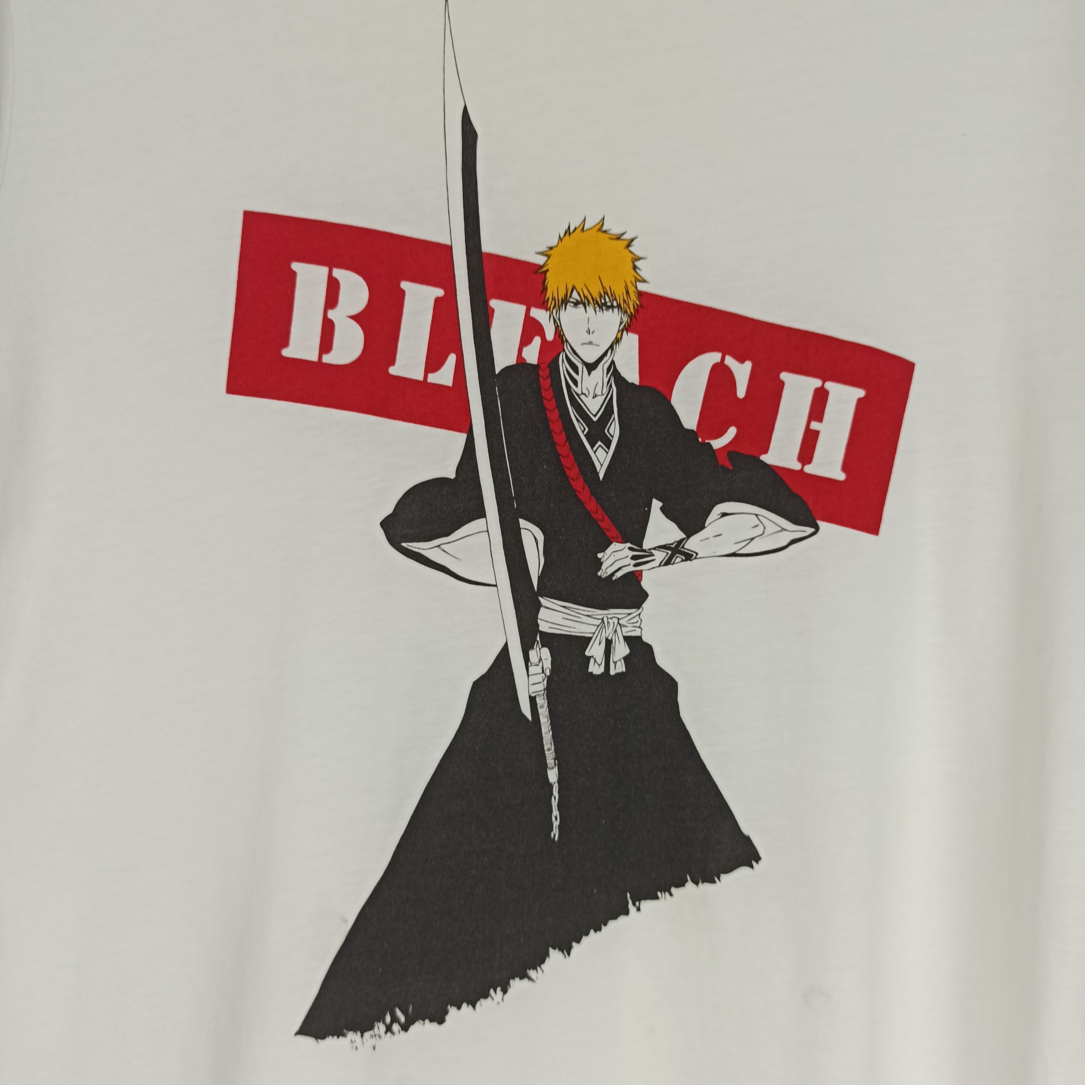 Anime Rare Anime Bleach X Uniqlo Tshirt Size US M / EU 48-50 / 2 - 2 Thumbnail
