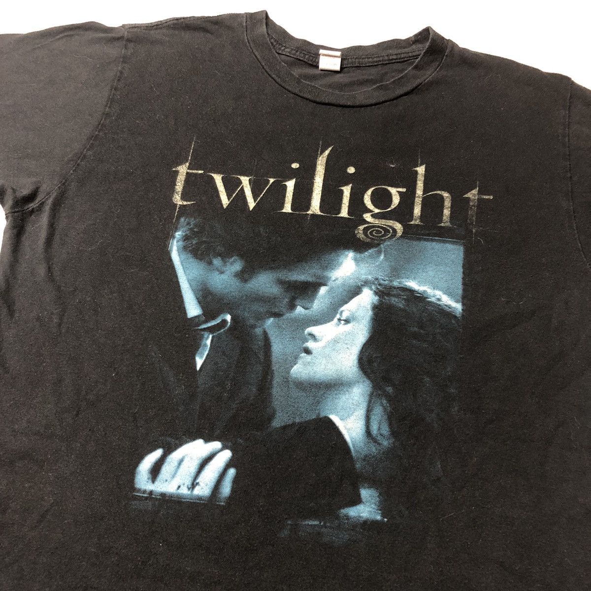 image of Vintage Y2K Twilight Movie T Shirt in Black, Men's (Size Medium)