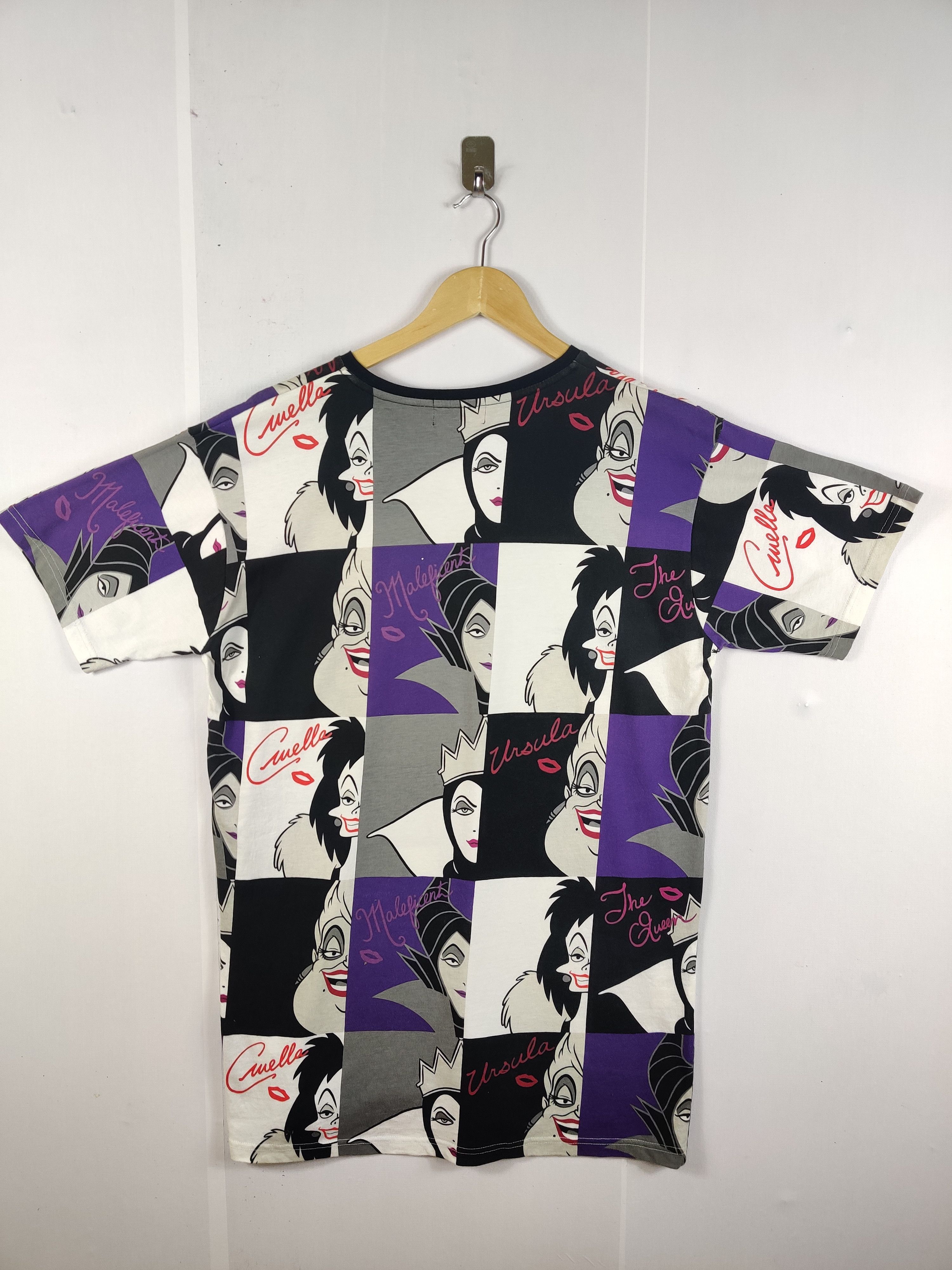 Disney Vintage Disney Resort Villians Overprint Movie Tee Tshirt Size US M / EU 48-50 / 2 - 8 Thumbnail