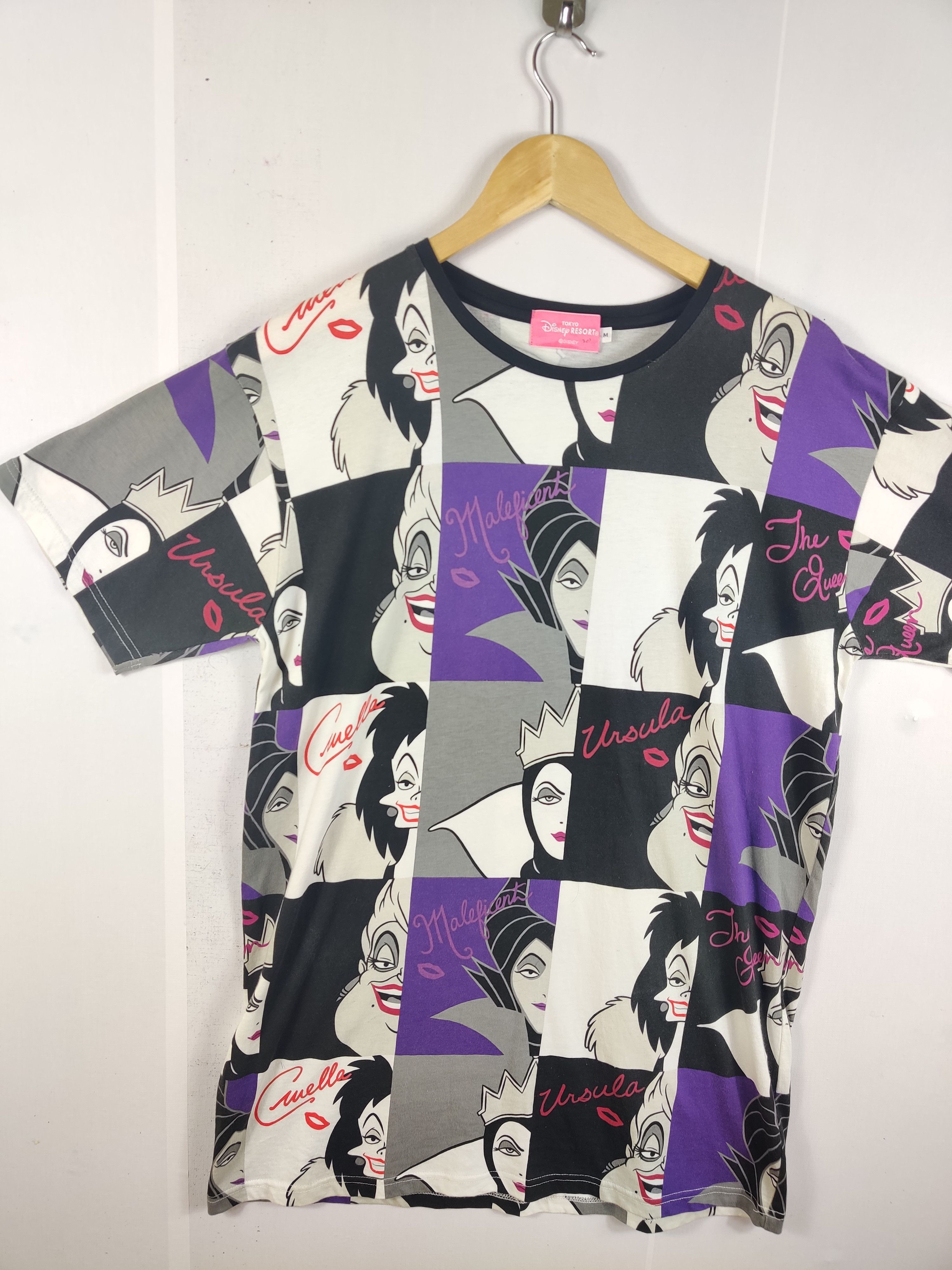 Disney Vintage Disney Resort Villians Overprint Movie Tee Tshirt Size US M / EU 48-50 / 2 - 2 Thumbnail