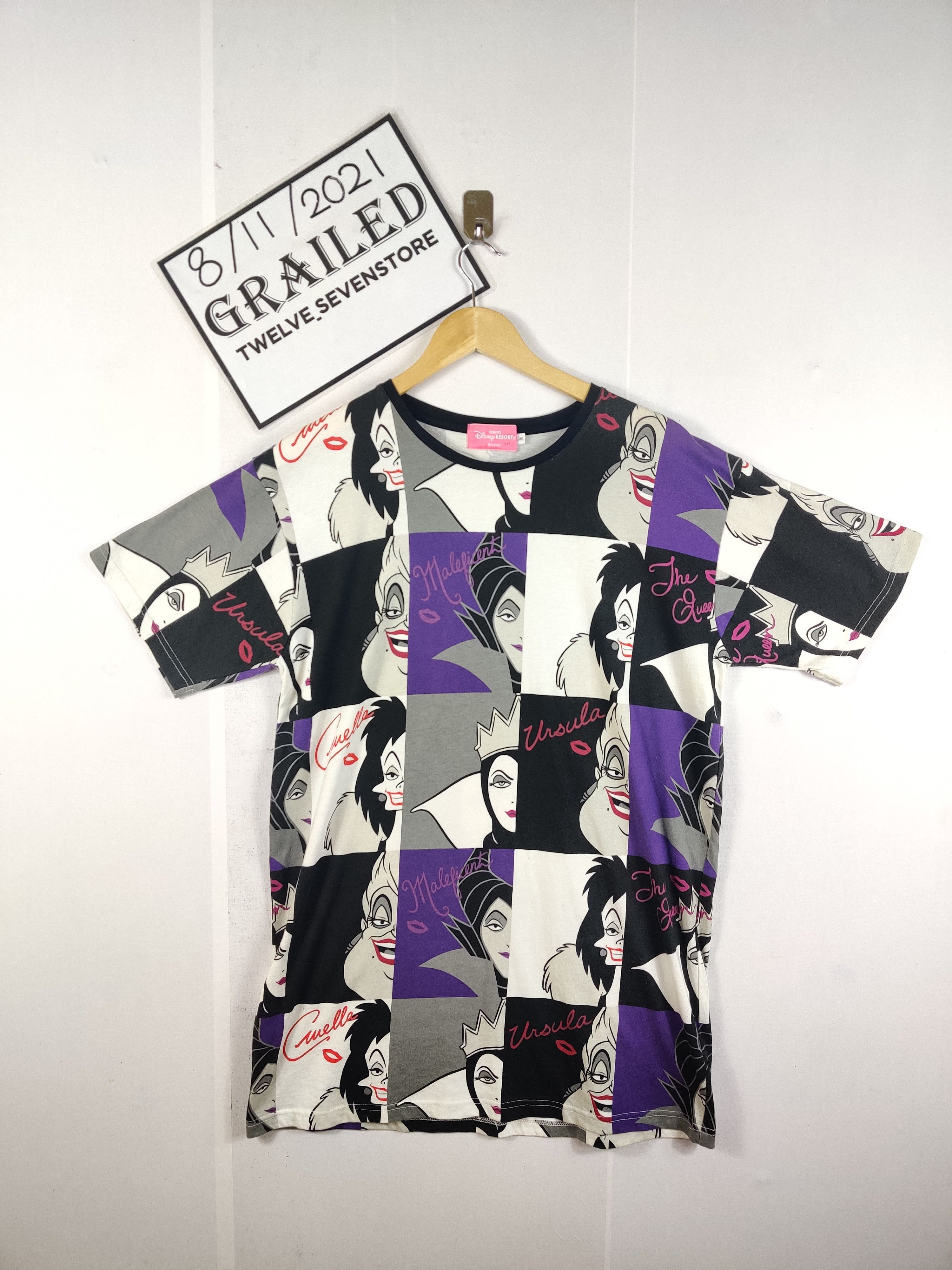 Disney Vintage Disney Resort Villians Overprint Movie Tee Tshirt Size US M / EU 48-50 / 2 - 1 Thumbnail