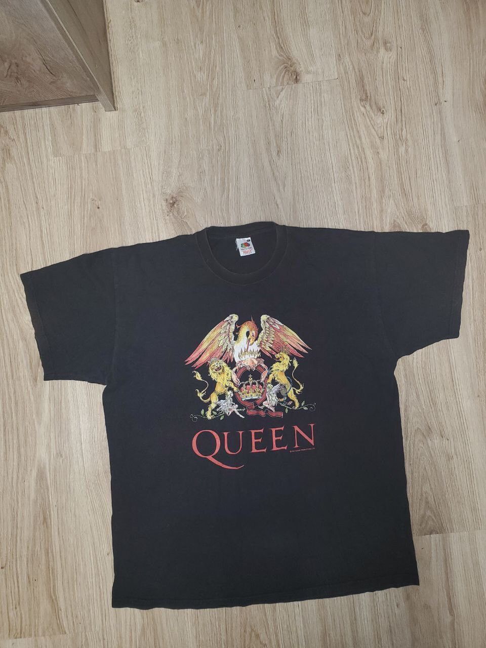 Other × Vintage Original 2003 Queen Logo Graphic Vintage T-Shirt. Size US XL / EU 56 / 4 - 1 Thumbnail