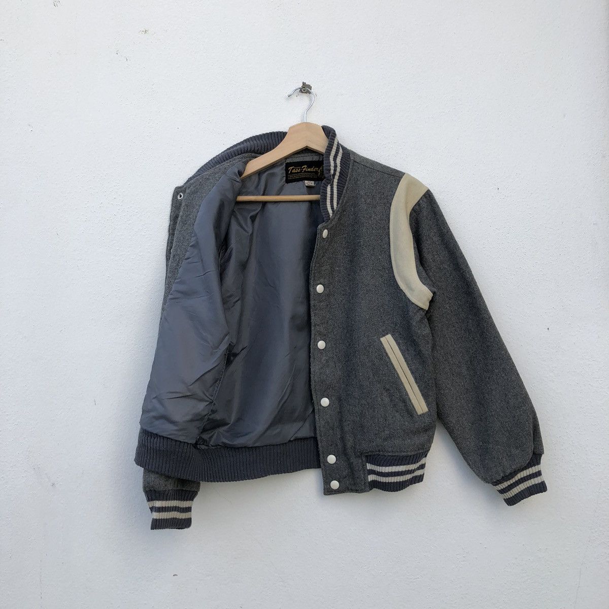 Japanese Brand MILITARY COLLECTIONS VINTAGE VARSITY JACKET TASS-FINDER Size US S / EU 44-46 / 1 - 6 Thumbnail