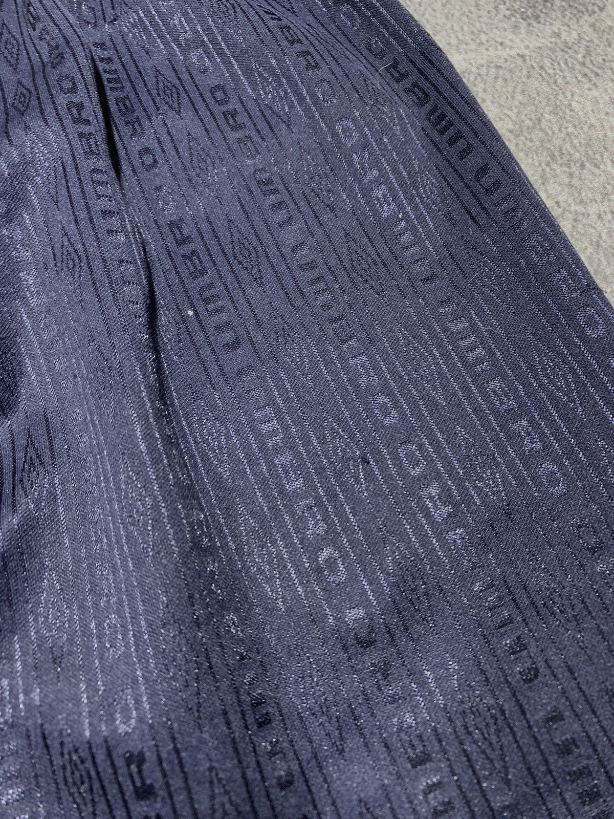 Umbro Vintage 90s Umbro shorts streetwear monogrammed size L Size US 34 / EU 50 - 5 Thumbnail