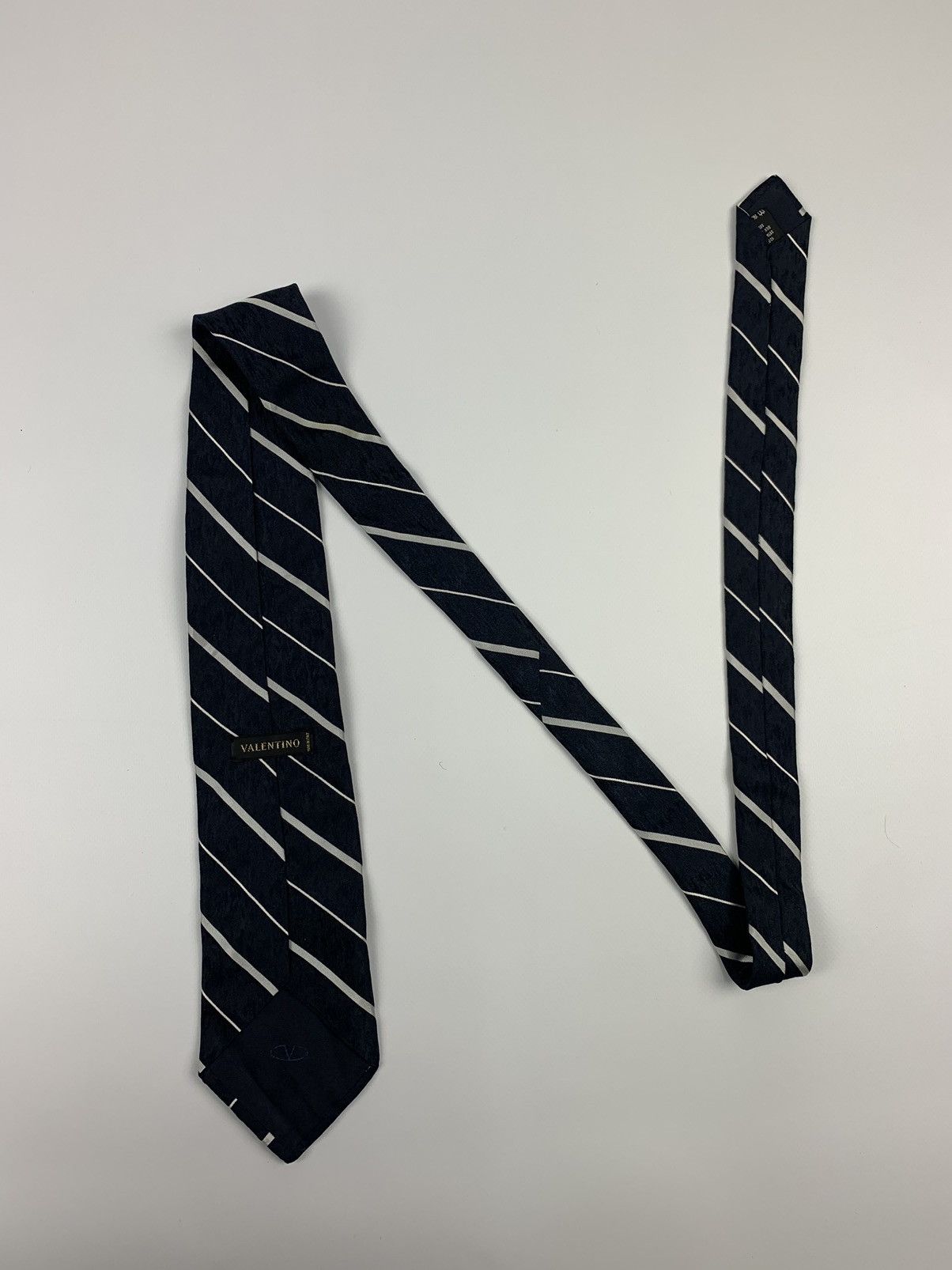 Valentino × Vintage Valentino Tie like dior burberry gucci Size ONE SIZE - 1 Thumbnail