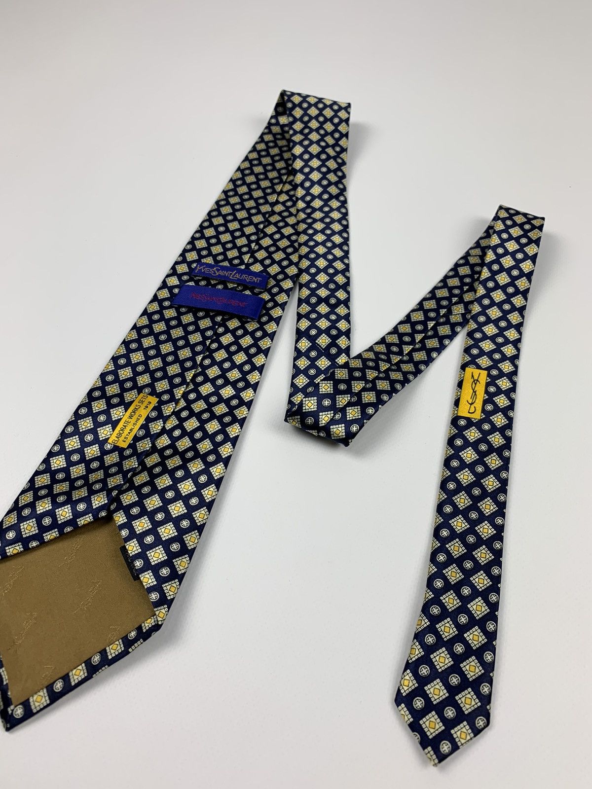 yves saint laurent knit tie