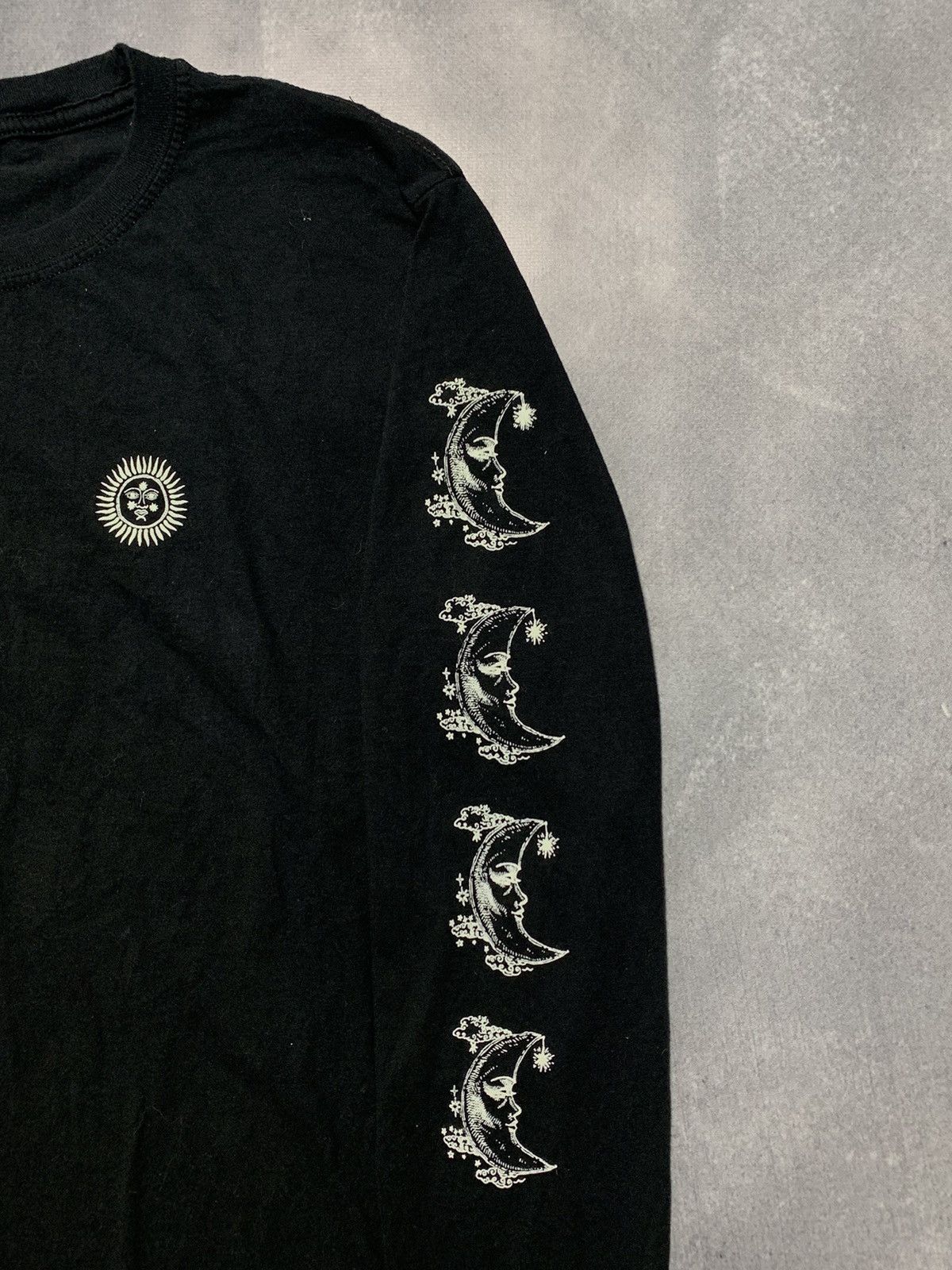 Japanese Brand × Vintage Vintage Y2K Sun x Moon long sleeve big logo size M Size US M / EU 48-50 / 2 - 4 Thumbnail
