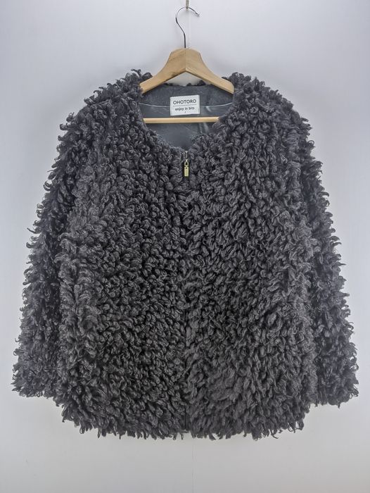 Japanese Brand Steals🔥Faux Fur Black Jacket Zip Up by Ohotoro