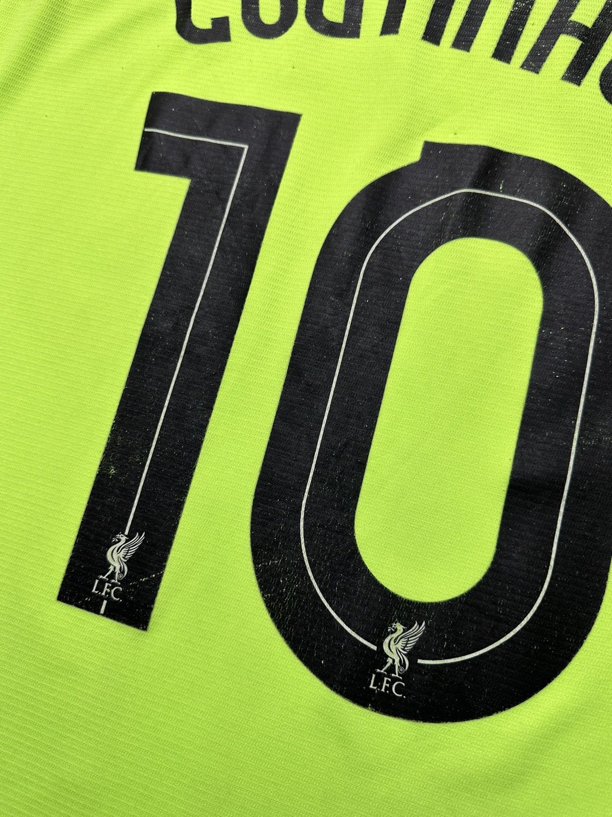 New Balance Vintage Liverpool soccer jersey 10 Coutinho size XL rare Size US XL / EU 56 / 4 - 7 Thumbnail