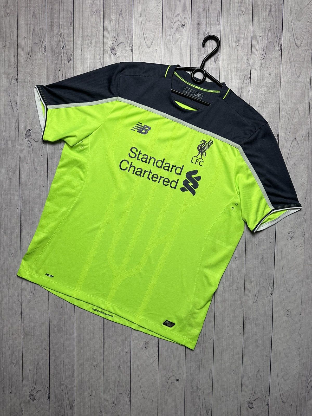 New Balance Vintage Liverpool soccer jersey 10 Coutinho size XL rare Size US XL / EU 56 / 4 - 2 Thumbnail