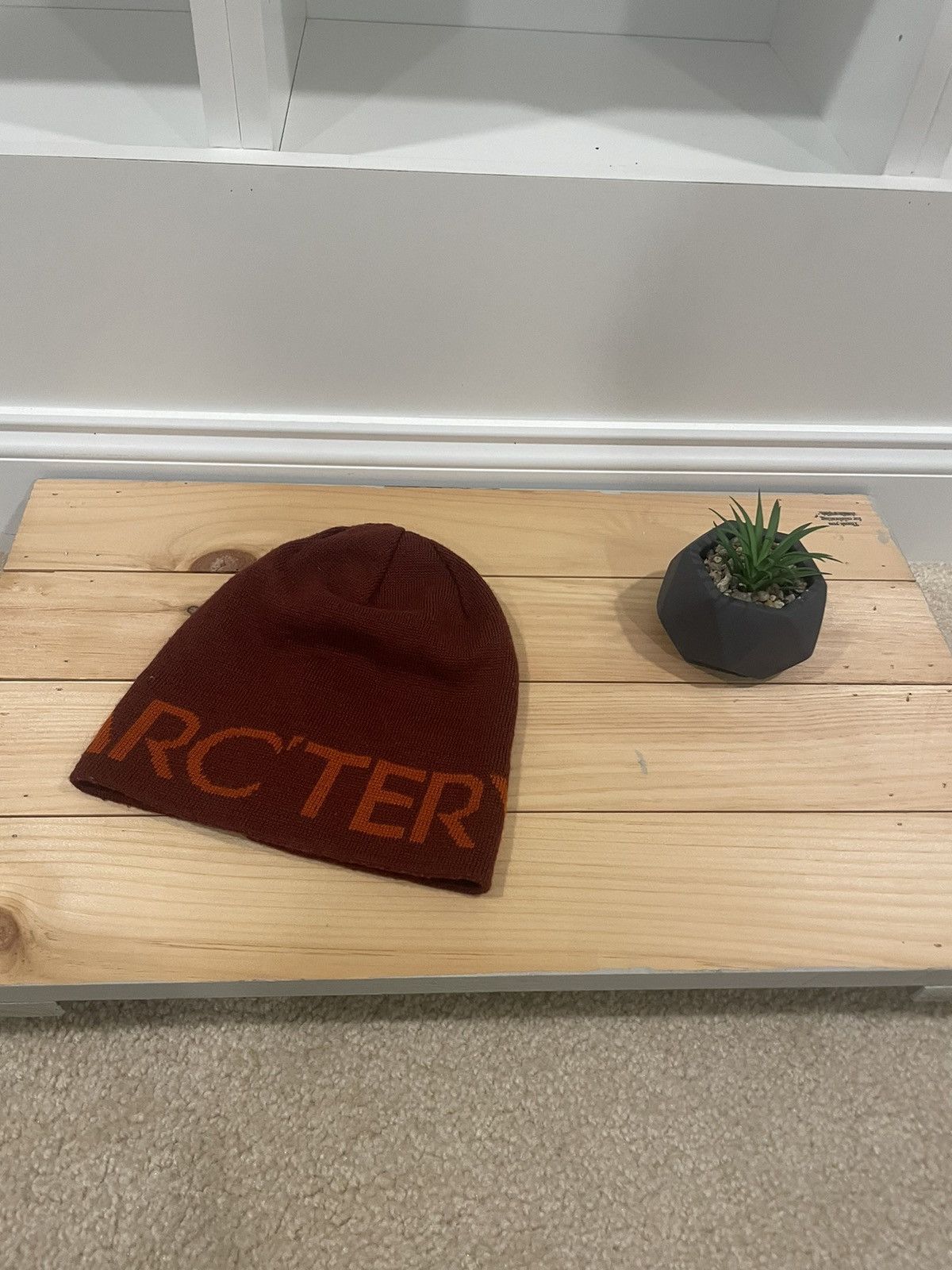 Arc'teryx ARC’TERYX 00s Toque Beanie Hat Classic Script Mocha Cinnamon Size ONE SIZE - 1 Thumbnail