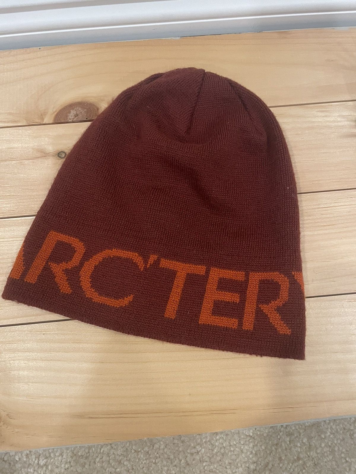 Arc'teryx ARC’TERYX 00s Toque Beanie Hat Classic Script Mocha Cinnamon Size ONE SIZE - 2 Thumbnail