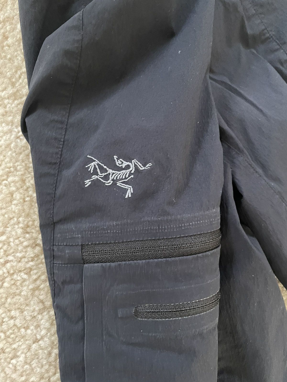 Arc'teryx Vintage ARC’TERYX Quad Zipper Nylon Pants Size US 30 / EU 46 - 4 Thumbnail