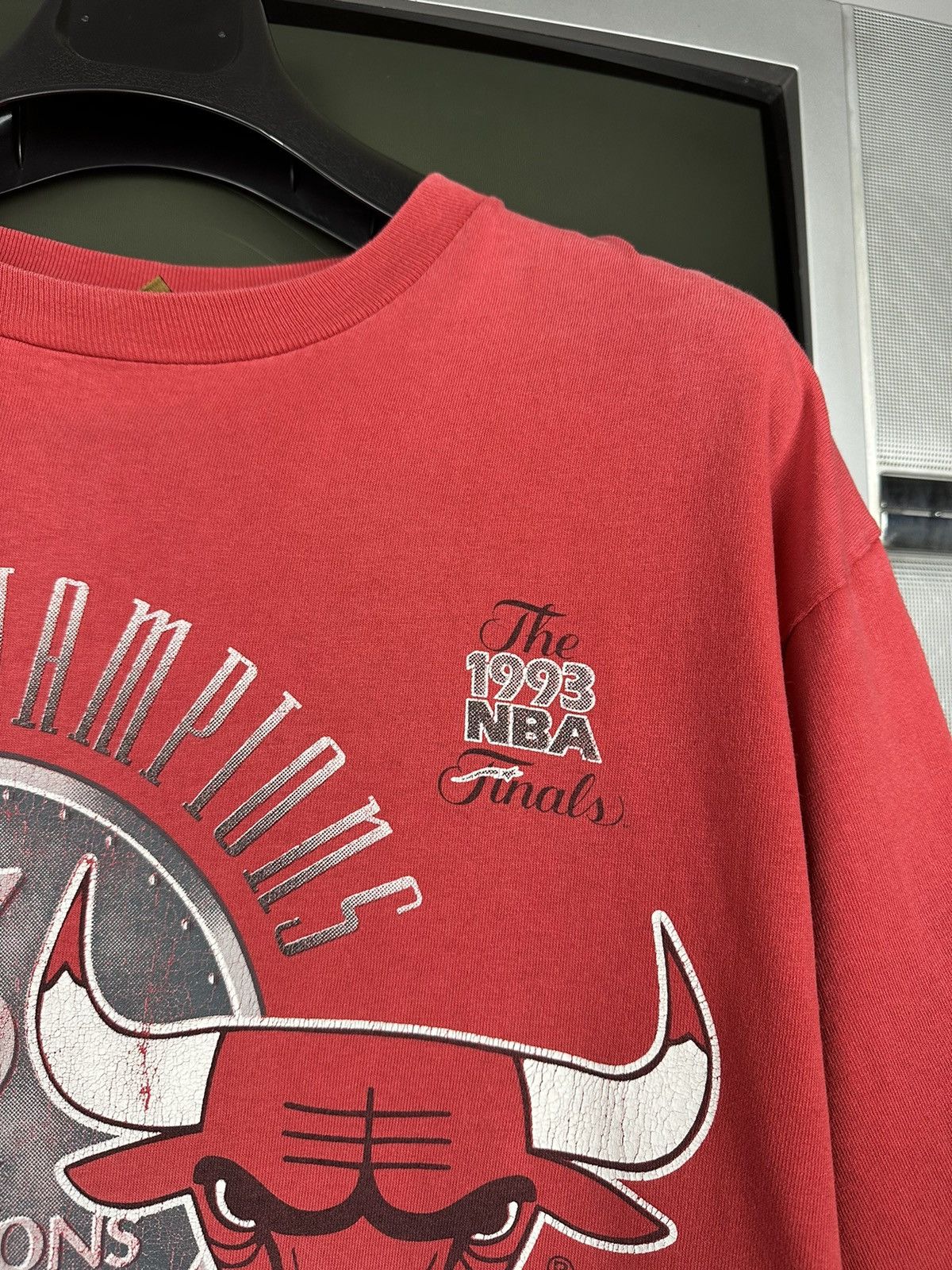 NBA × Vintage Vintage 1993 NBA Chicago Bulls World Champions T-Shirt Size US L / EU 52-54 / 3 - 5 Thumbnail