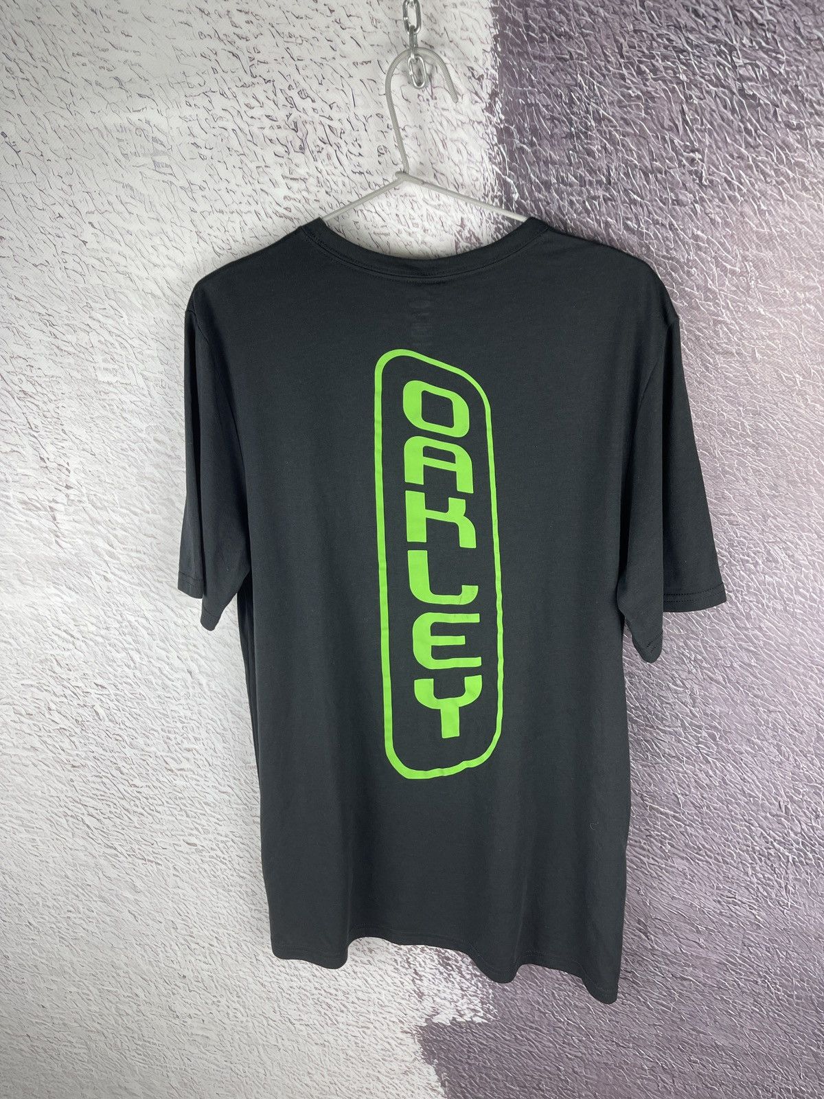 Oakley Oakley Sign logo tee vintage new big logo Size US L / EU 52-54 / 3 - 10 Thumbnail
