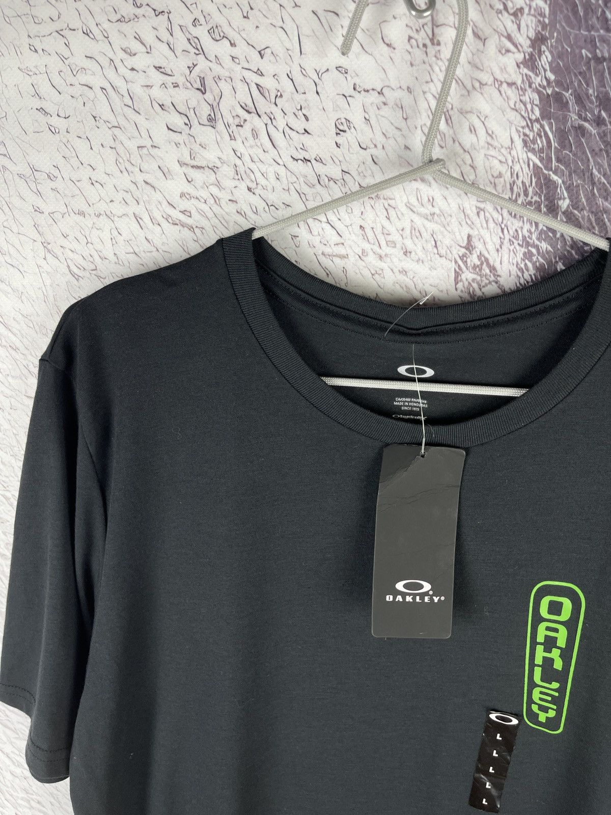 Oakley Oakley Sign logo tee vintage new big logo Size US L / EU 52-54 / 3 - 5 Thumbnail
