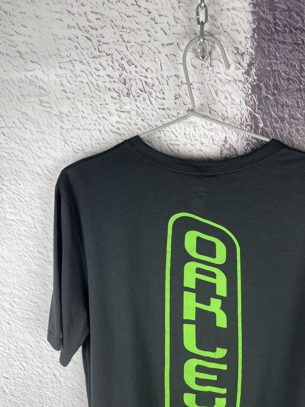 Oakley Oakley Sign logo tee vintage new big logo Size US L / EU 52-54 / 3 - 11 Thumbnail