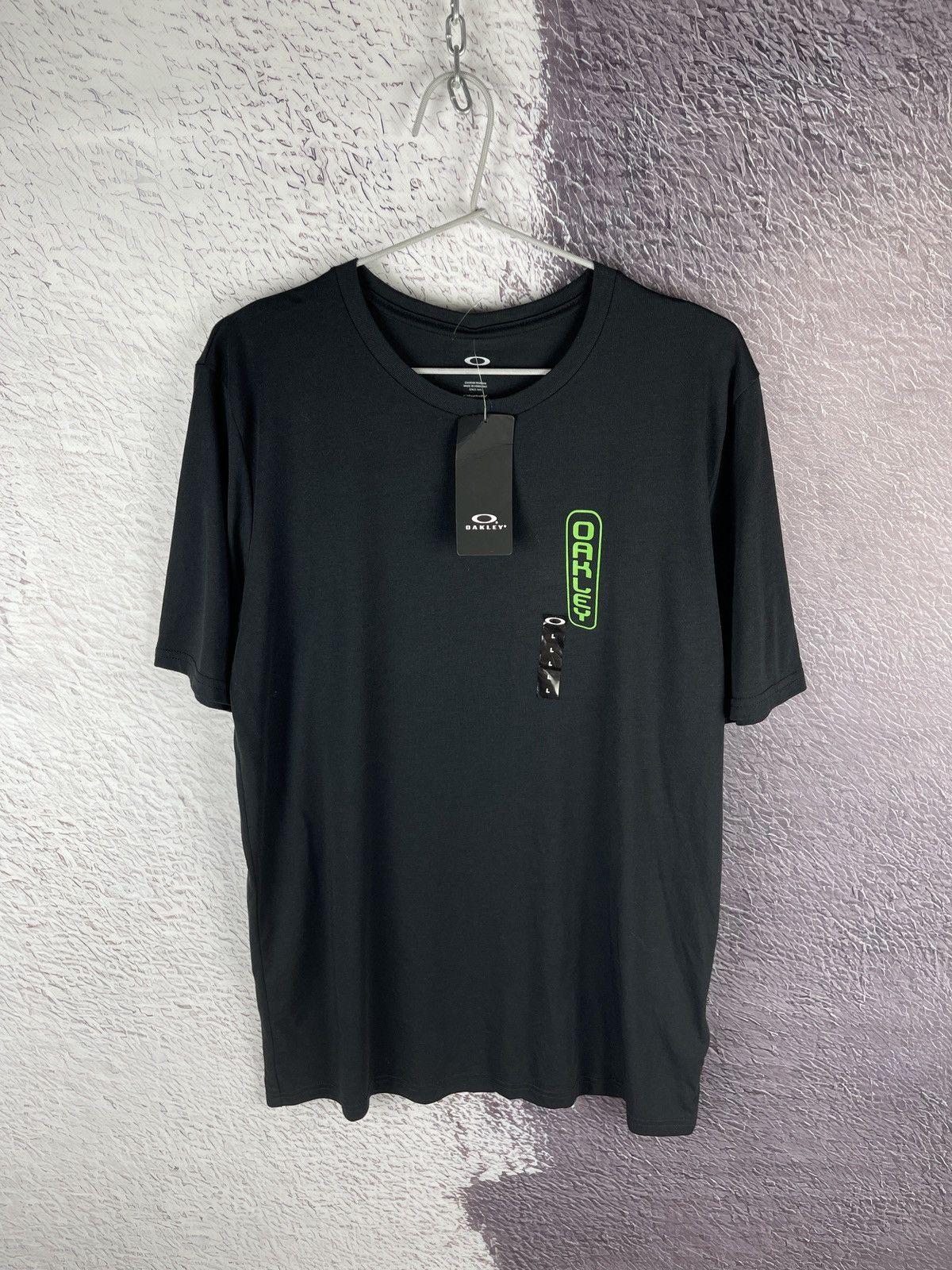 Oakley Oakley Sign logo tee vintage new big logo Size US L / EU 52-54 / 3 - 2 Thumbnail