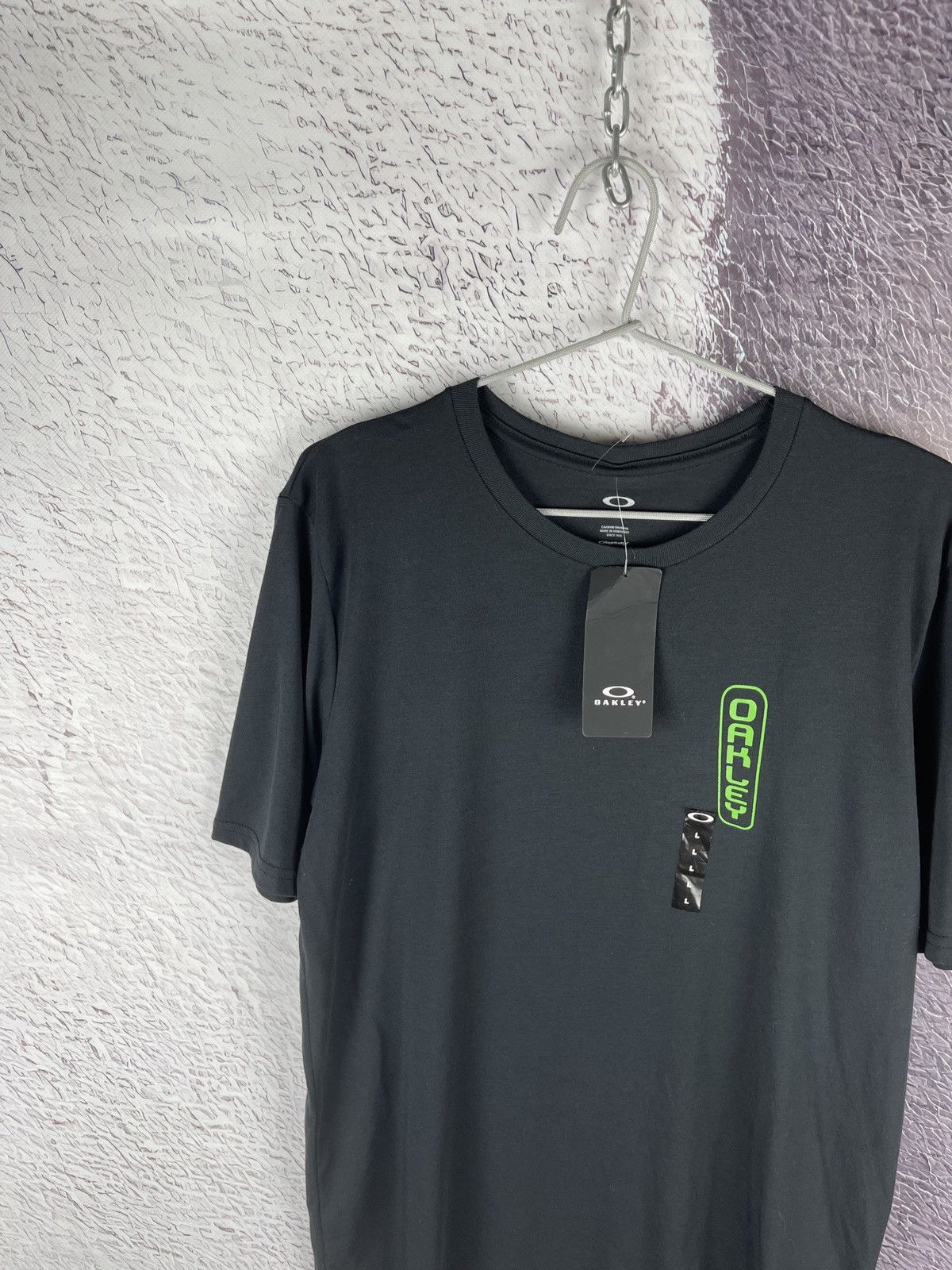 Oakley Oakley Sign logo tee vintage new big logo Size US L / EU 52-54 / 3 - 3 Thumbnail