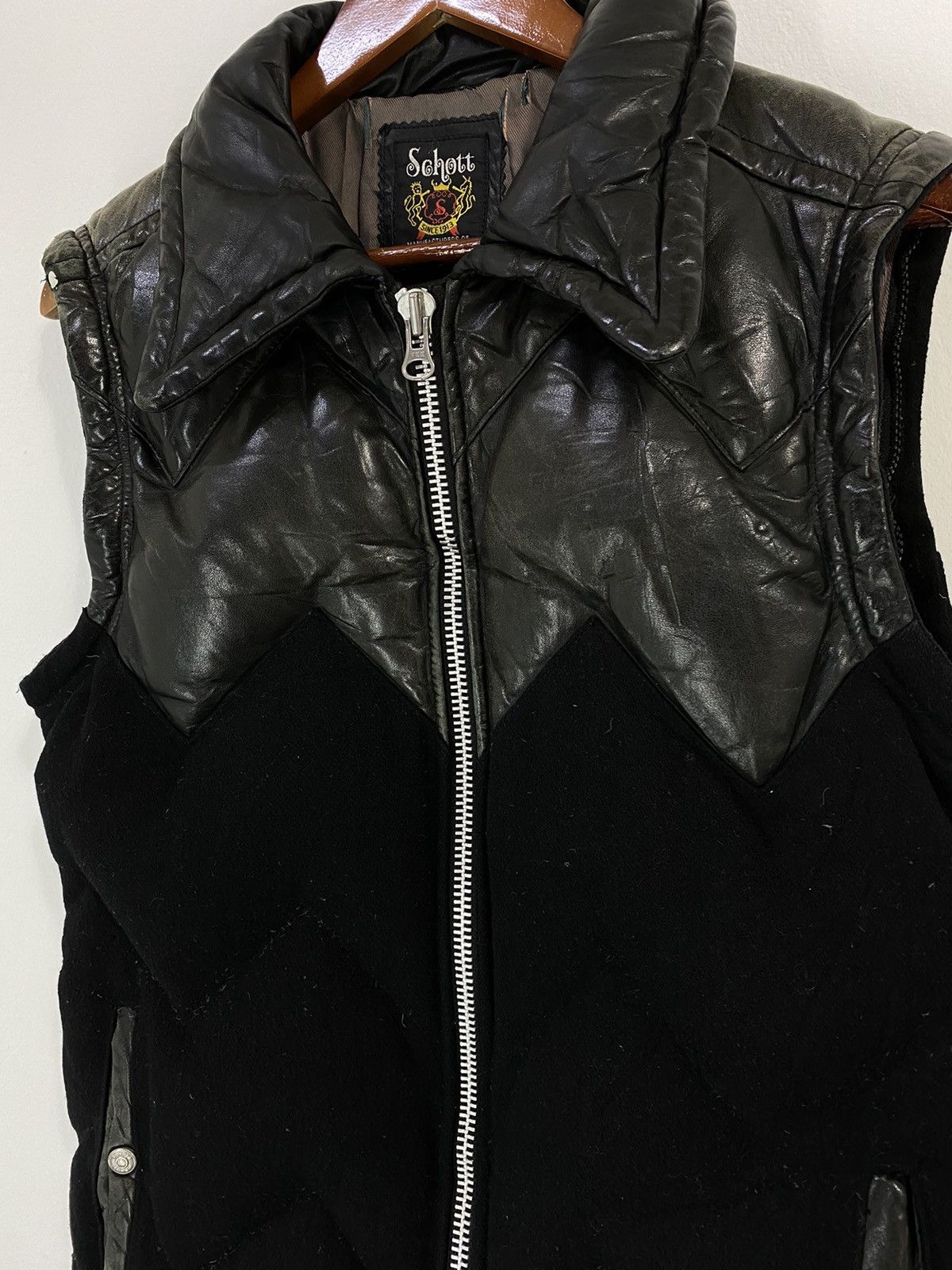 Schott Vintage Schott Puffer Jacket Leather Less sleeve Design Size US L / EU 52-54 / 3 - 3 Thumbnail