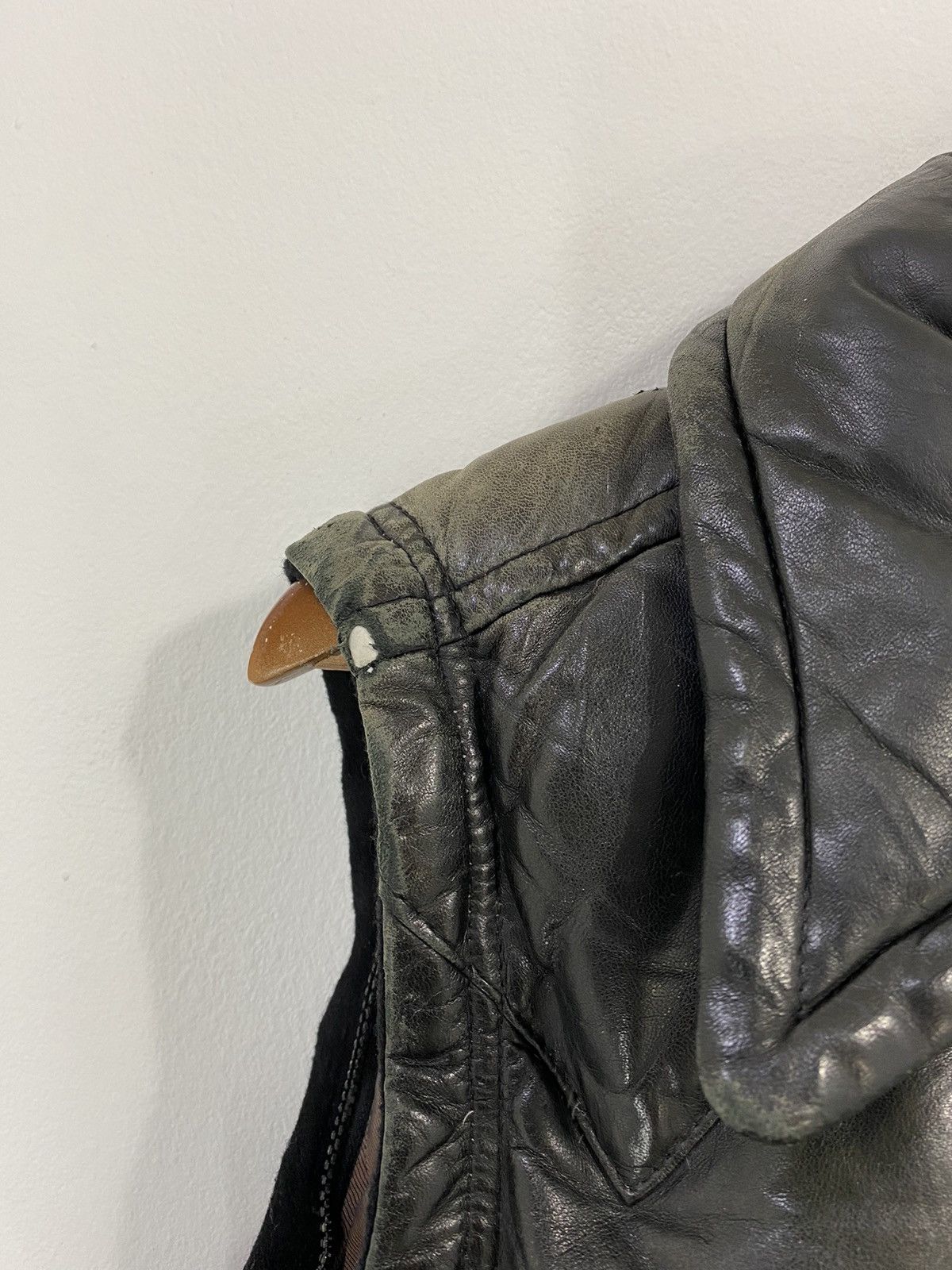 Schott Vintage Schott Puffer Jacket Leather Less sleeve Design Size US L / EU 52-54 / 3 - 7 Thumbnail