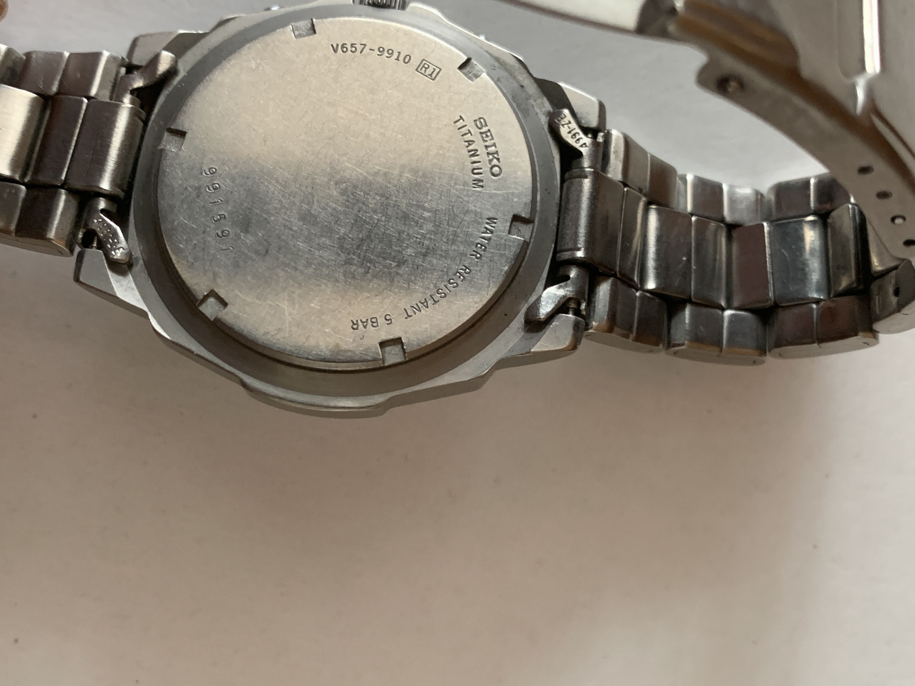 Seiko Seiko V657 9010 Chronograph Watch Unisex Titanium Bracelet Size ONE SIZE - 4 Thumbnail