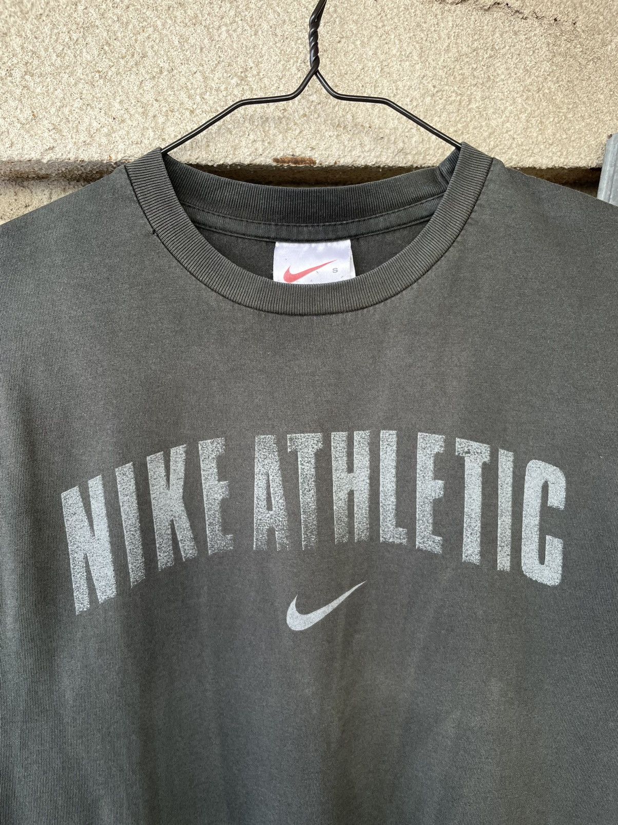 Nike Vintage 90s Nike Athletic Center Swoosh Faded Tee T-Shirt Size US S / EU 44-46 / 1 - 6 Thumbnail