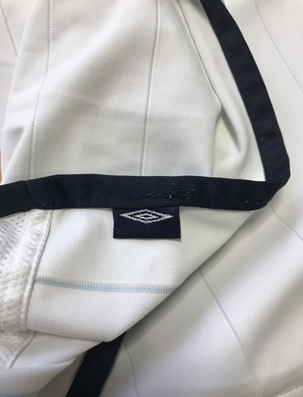 Umbro × Vintage Vintage Umbro Soccer Jersey England 2003/2005 two-side Size US L / EU 52-54 / 3 - 5 Thumbnail