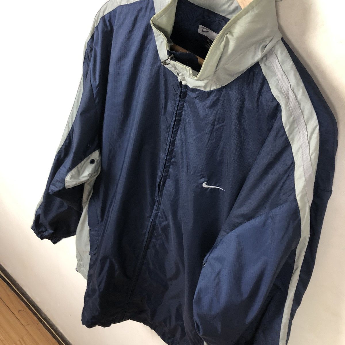 Nike VINTAGE NIKE WINDBREAKER SMALL SWOOSH Size US XL / EU 56 / 4 - 3 Thumbnail
